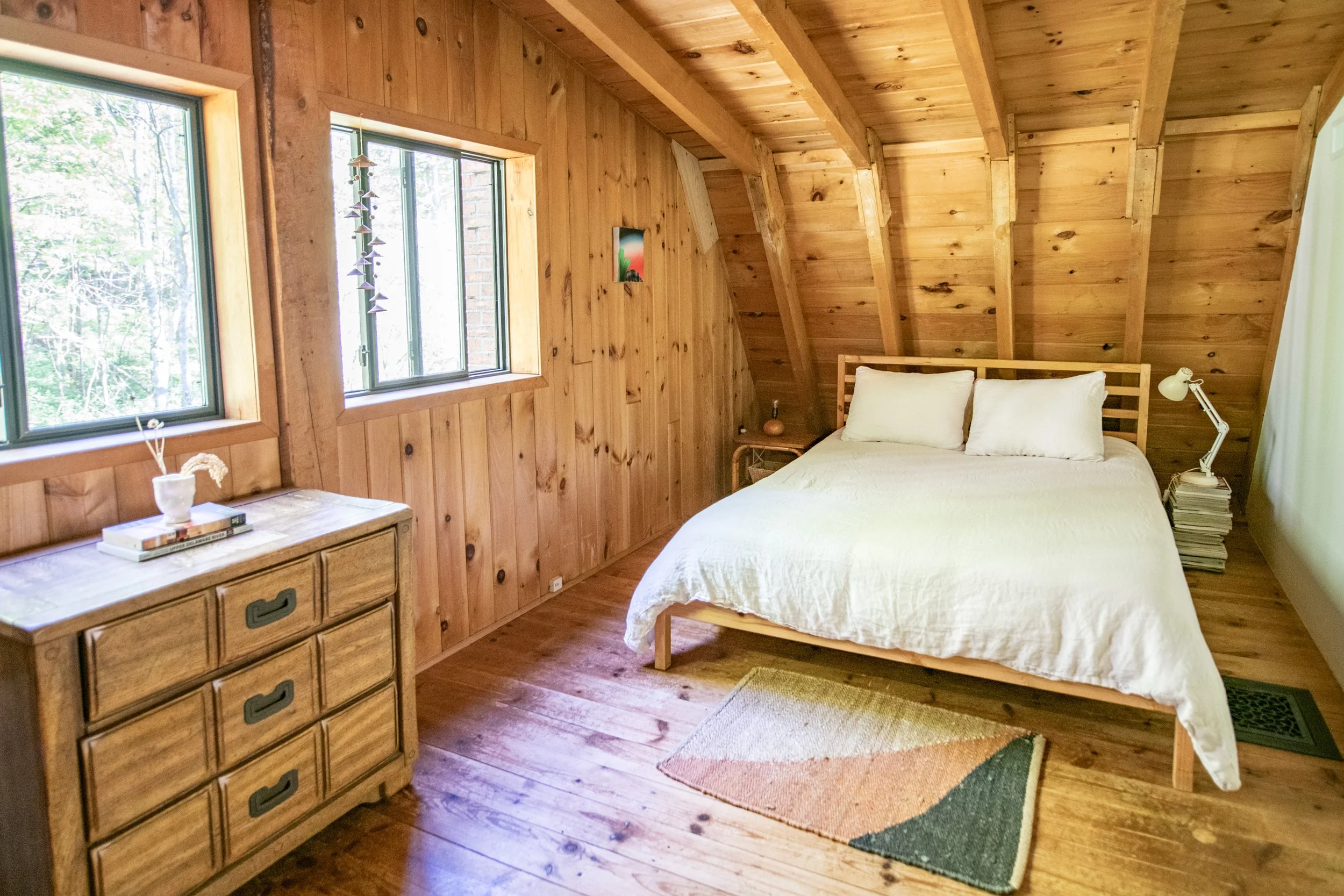 14 int-bedroom-2.jpg