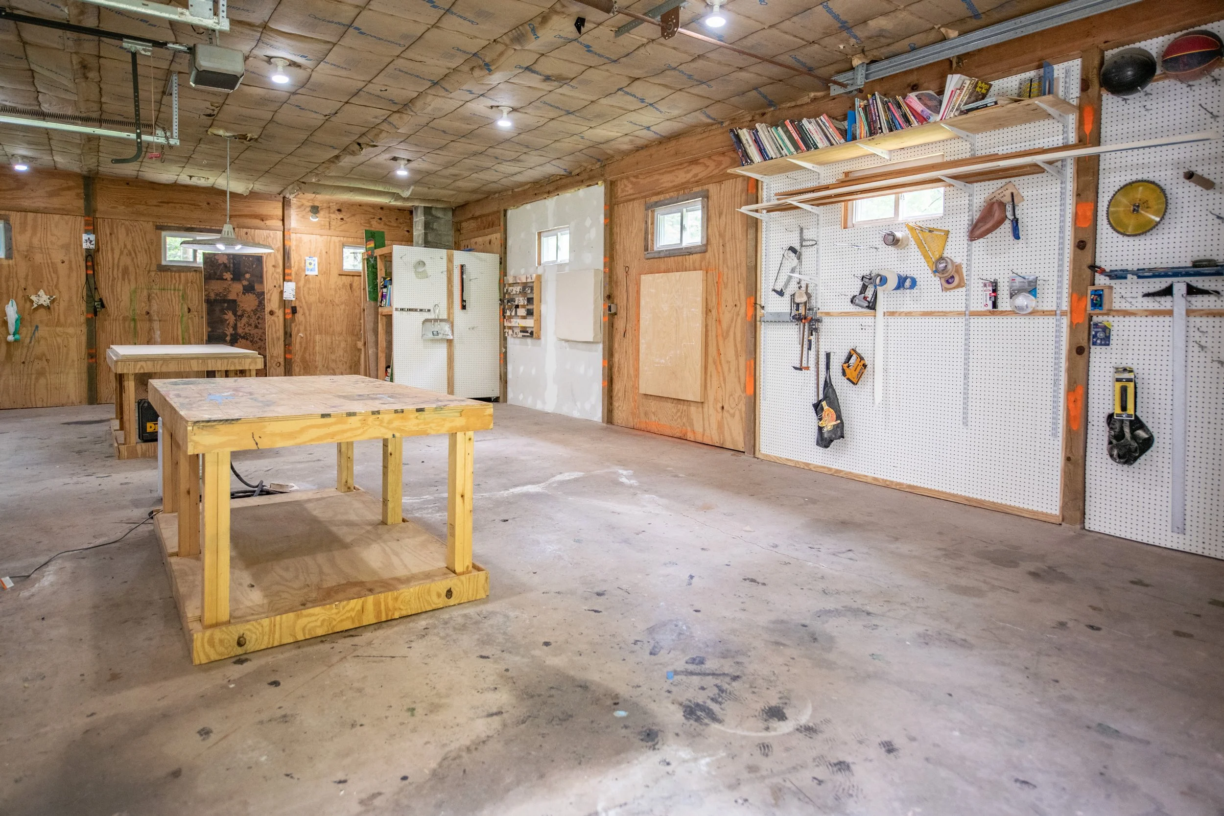 19 garage-interior.jpg