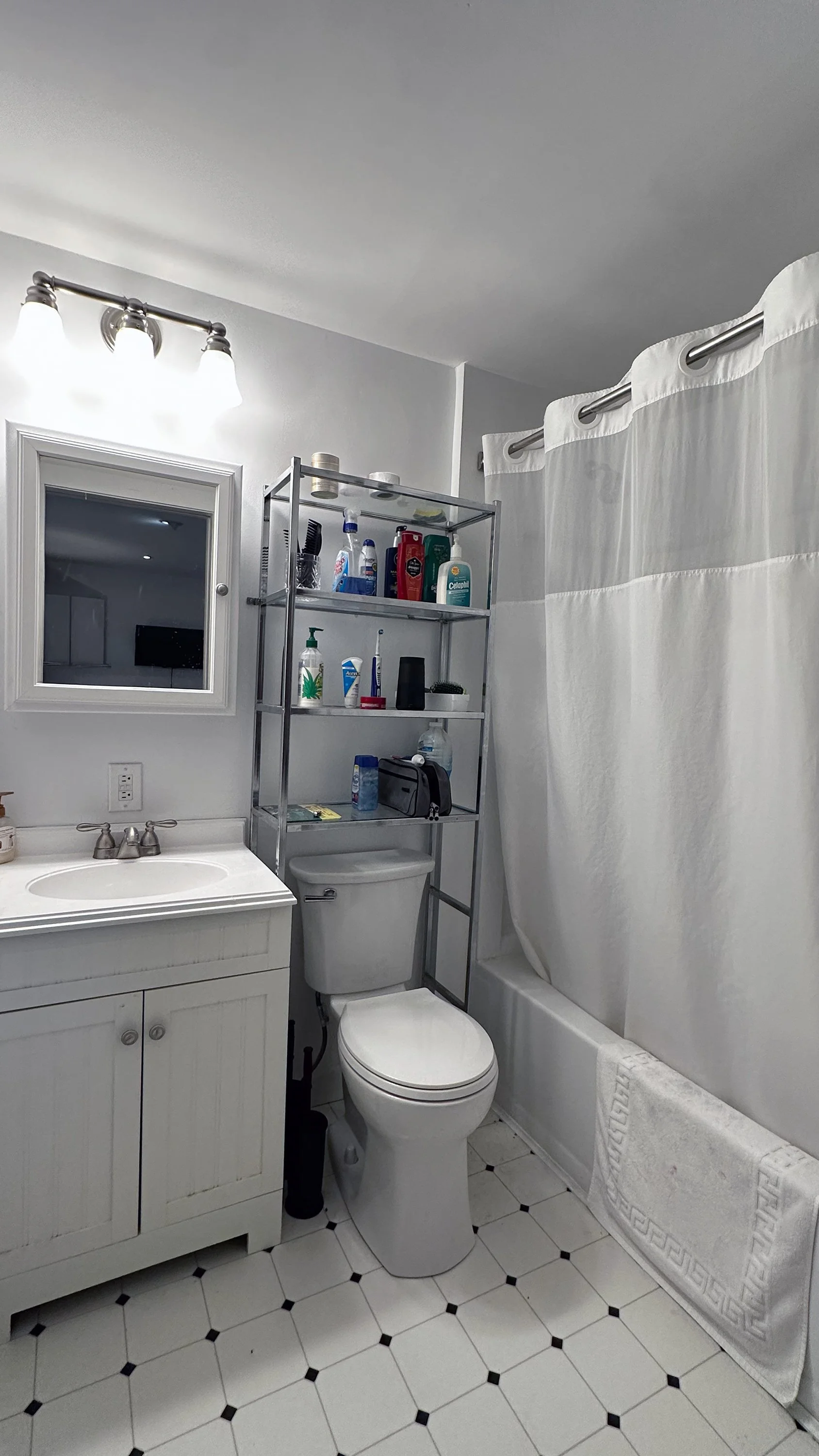 19 Resv-bath.jpg