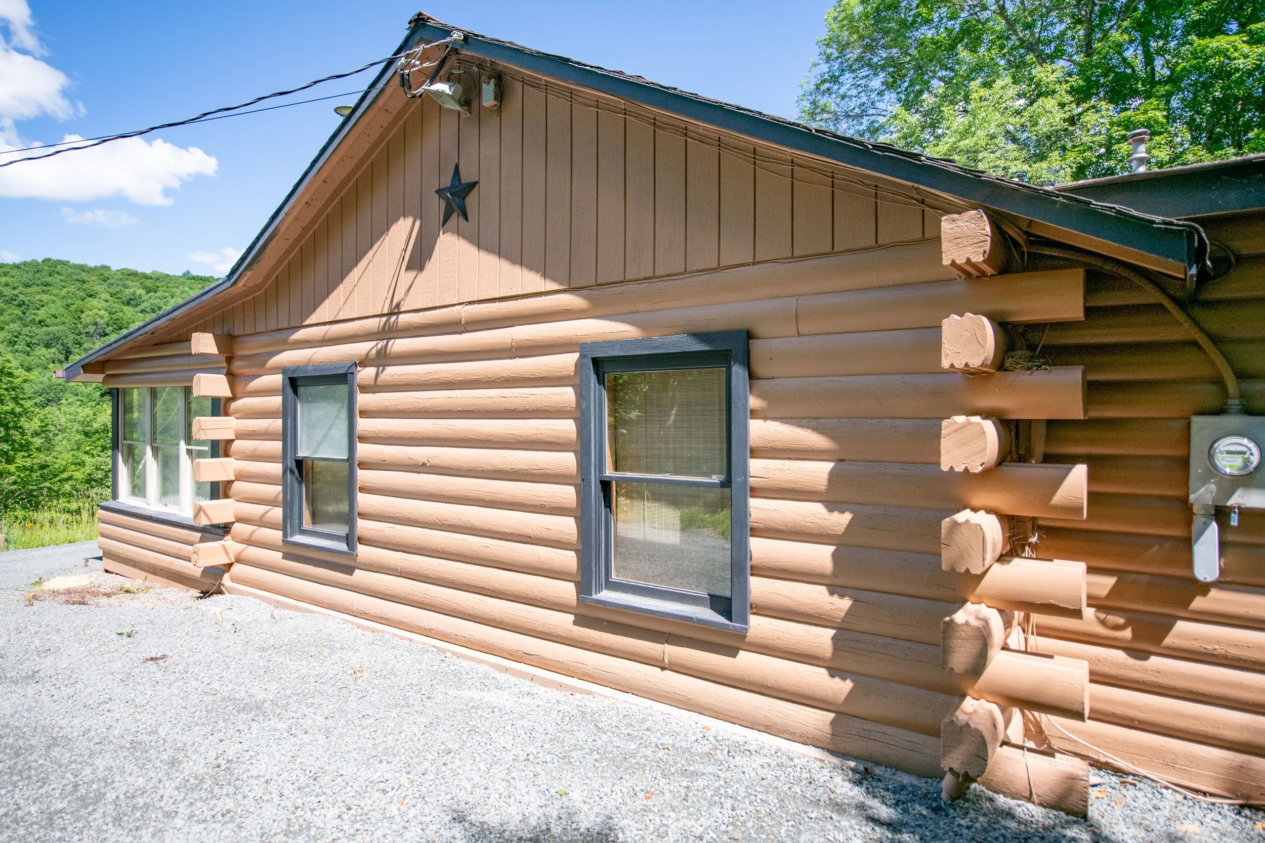 03-side-of-house.jpg