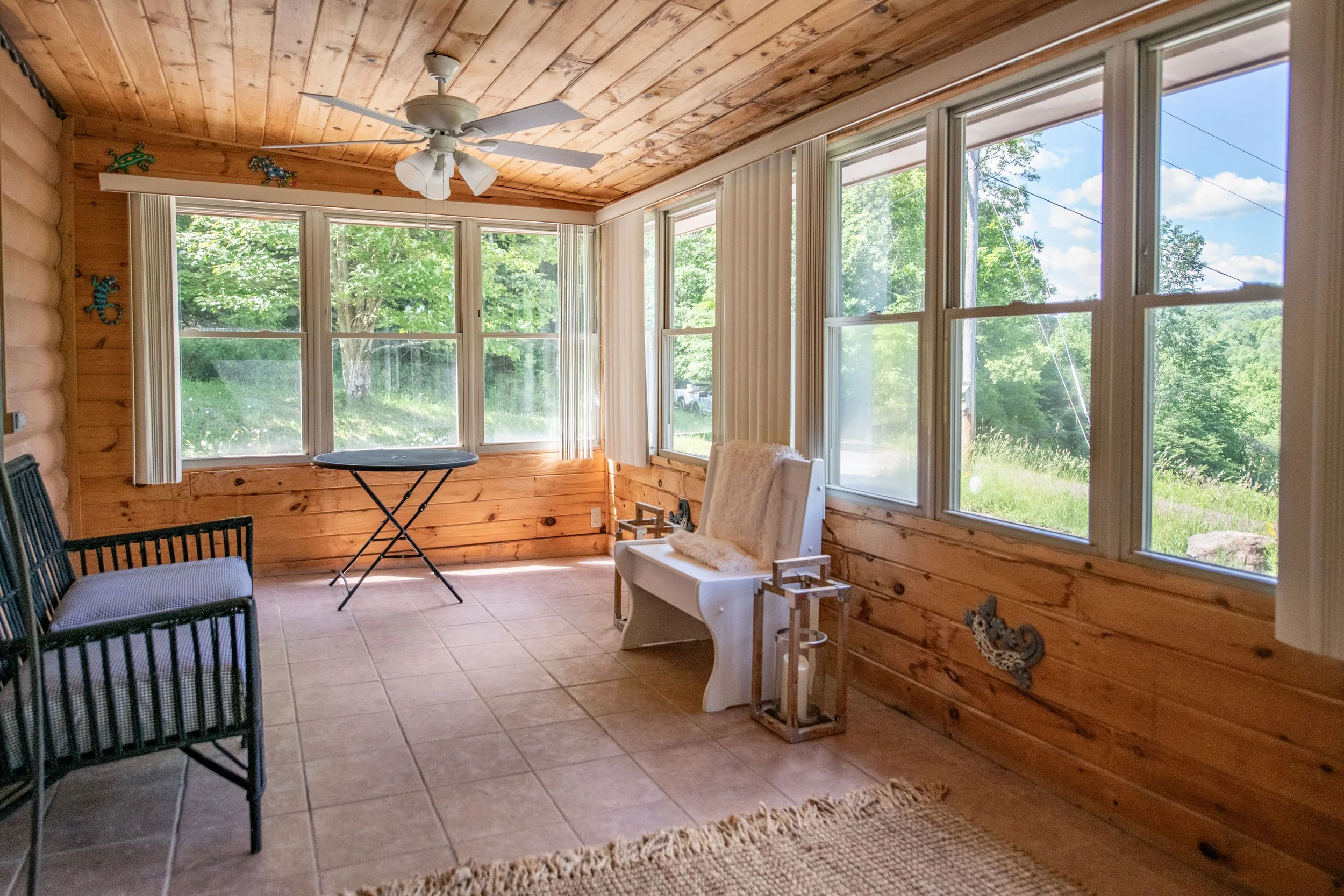 06-sunroom-left-side.jpg