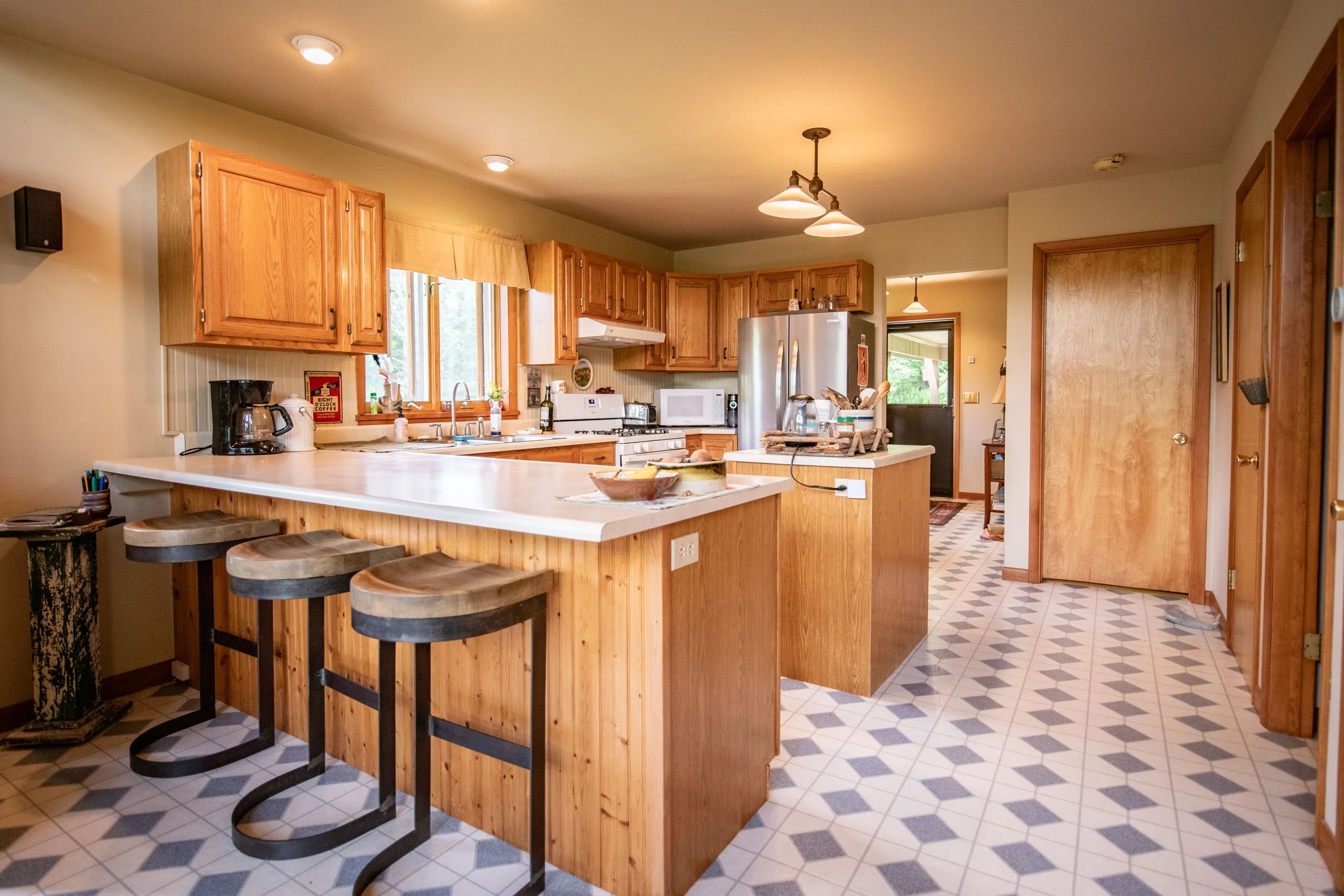 08 kitchen1.jpg