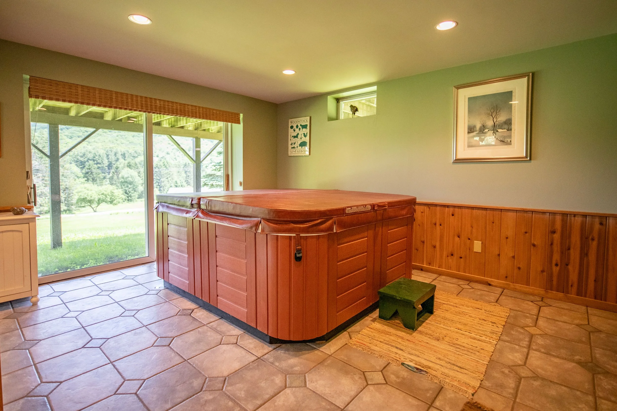 17hot-tub.jpg