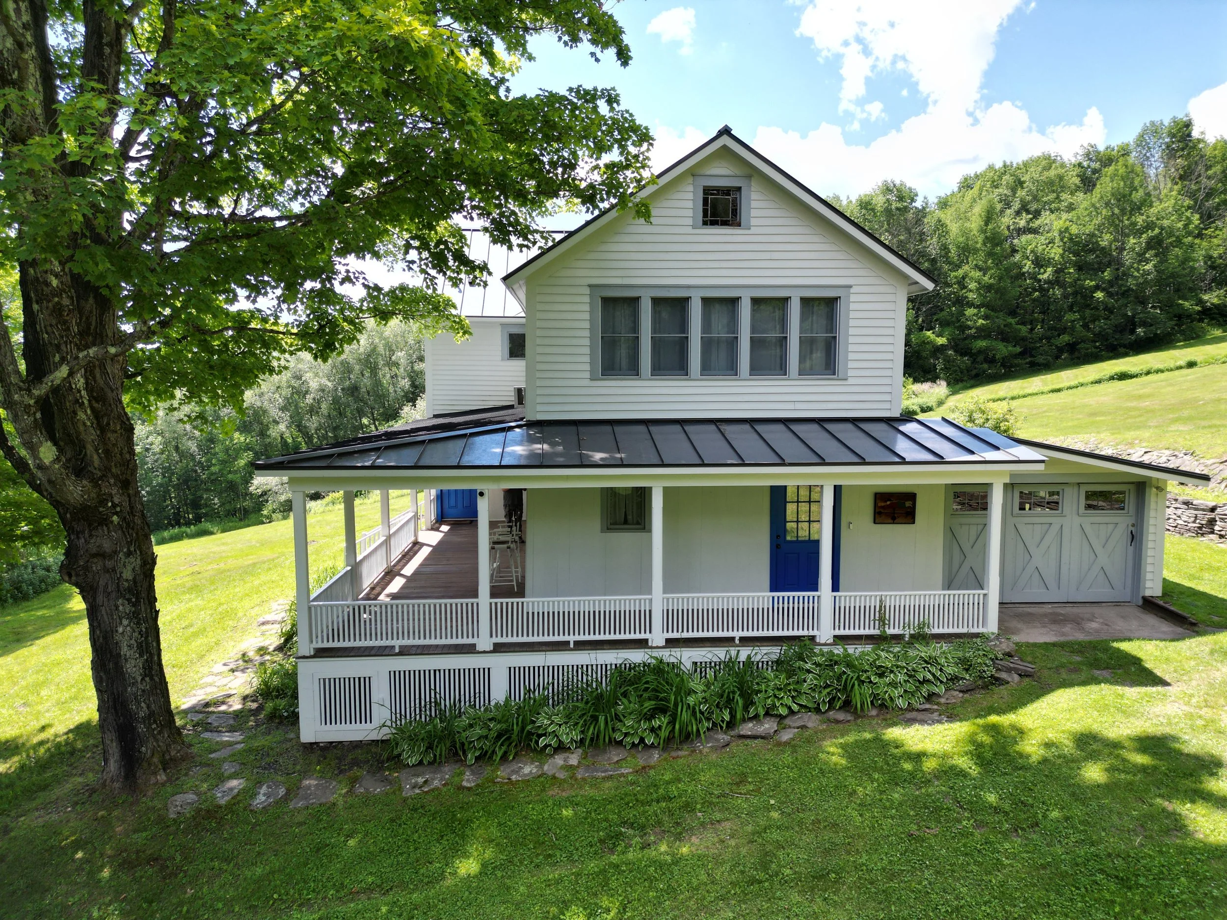 04 front of house.jpg