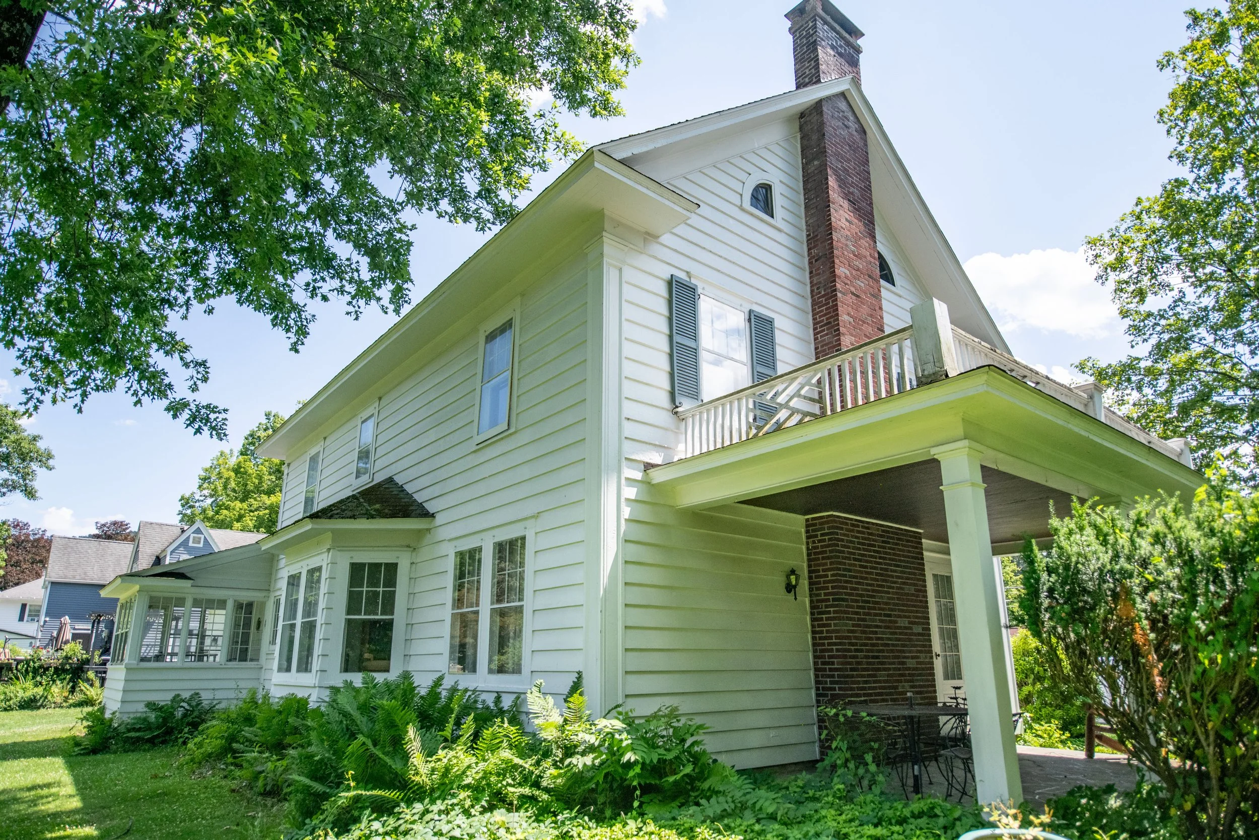 03-chimney-and-backside.jpg