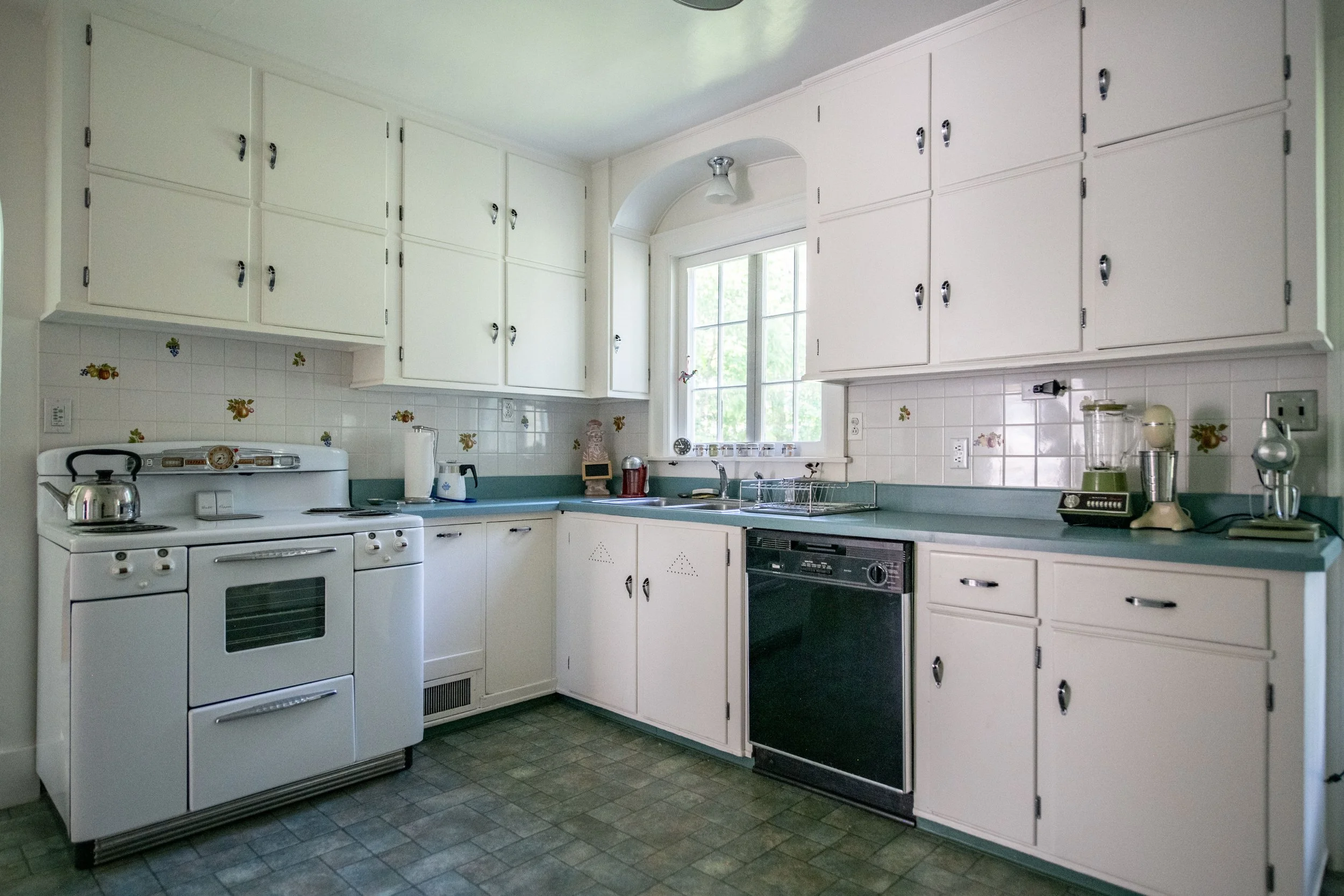 10-kitchen1.jpg