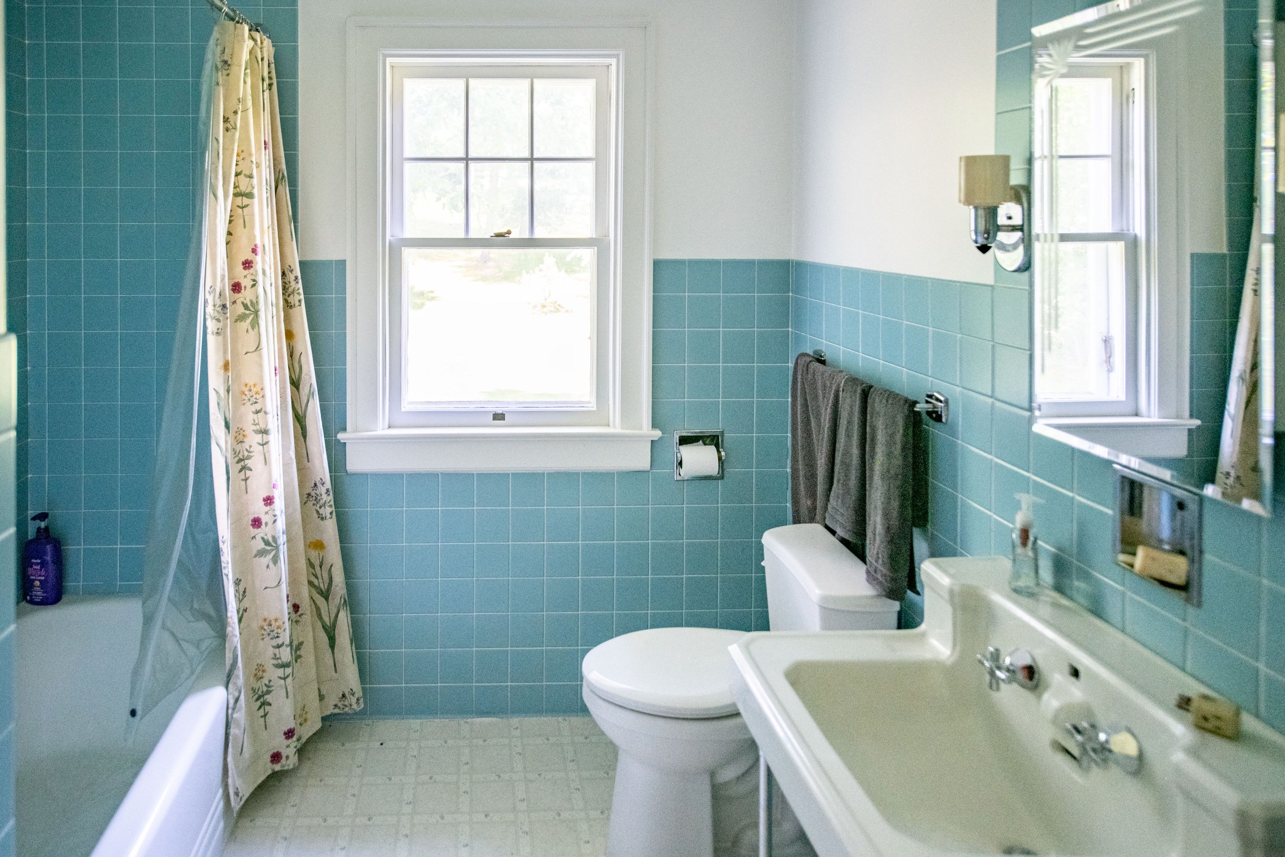 15-blue-bathroom.jpg