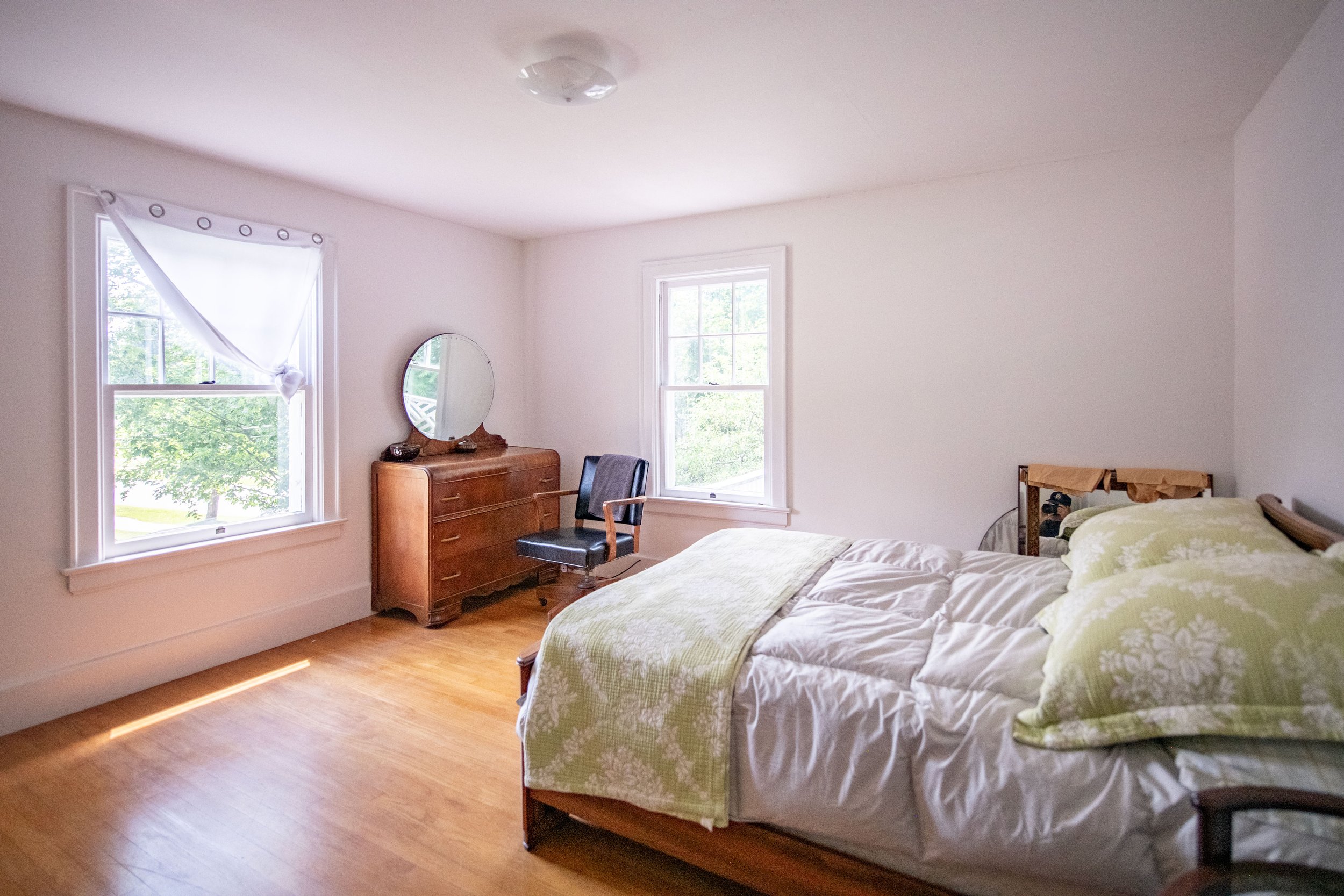 17-primary-bedroom.jpg
