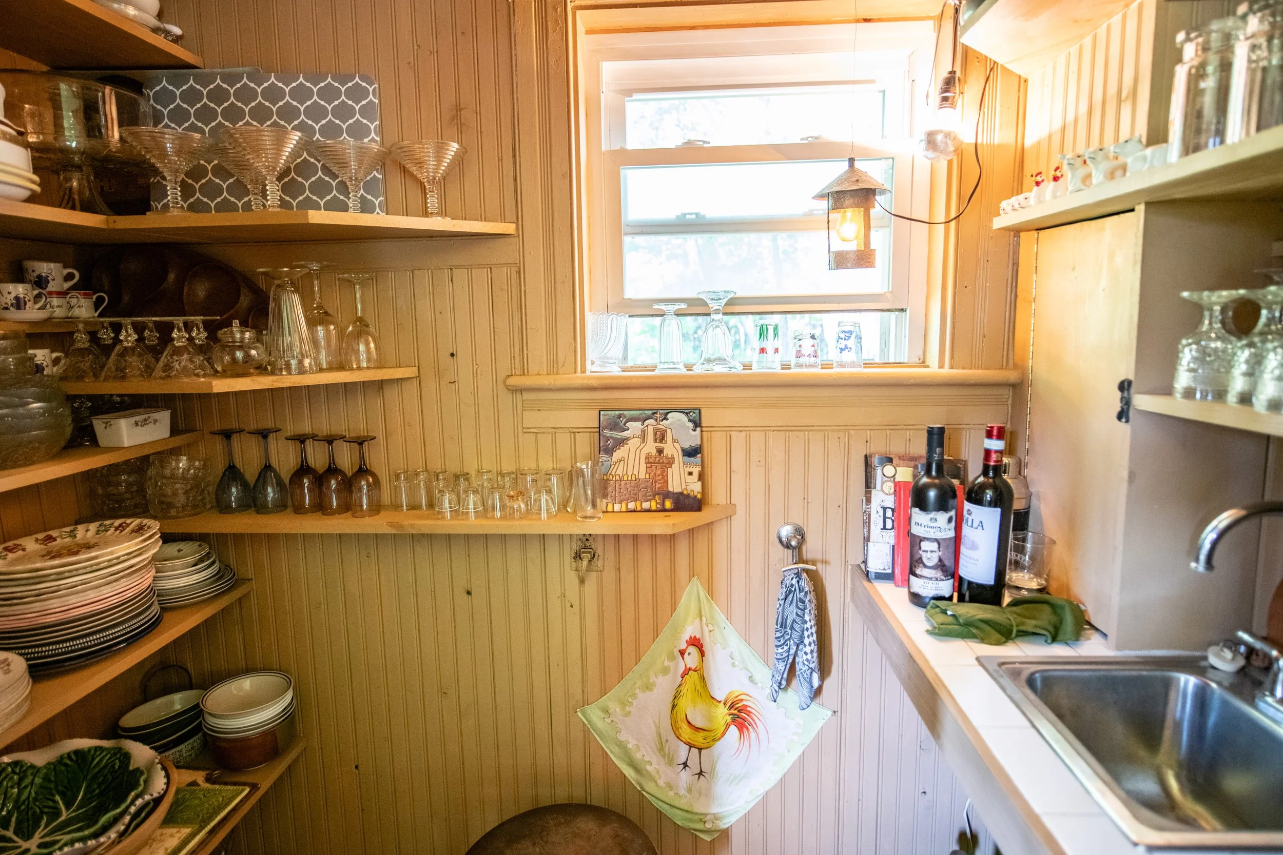 09-bar-closet.jpg