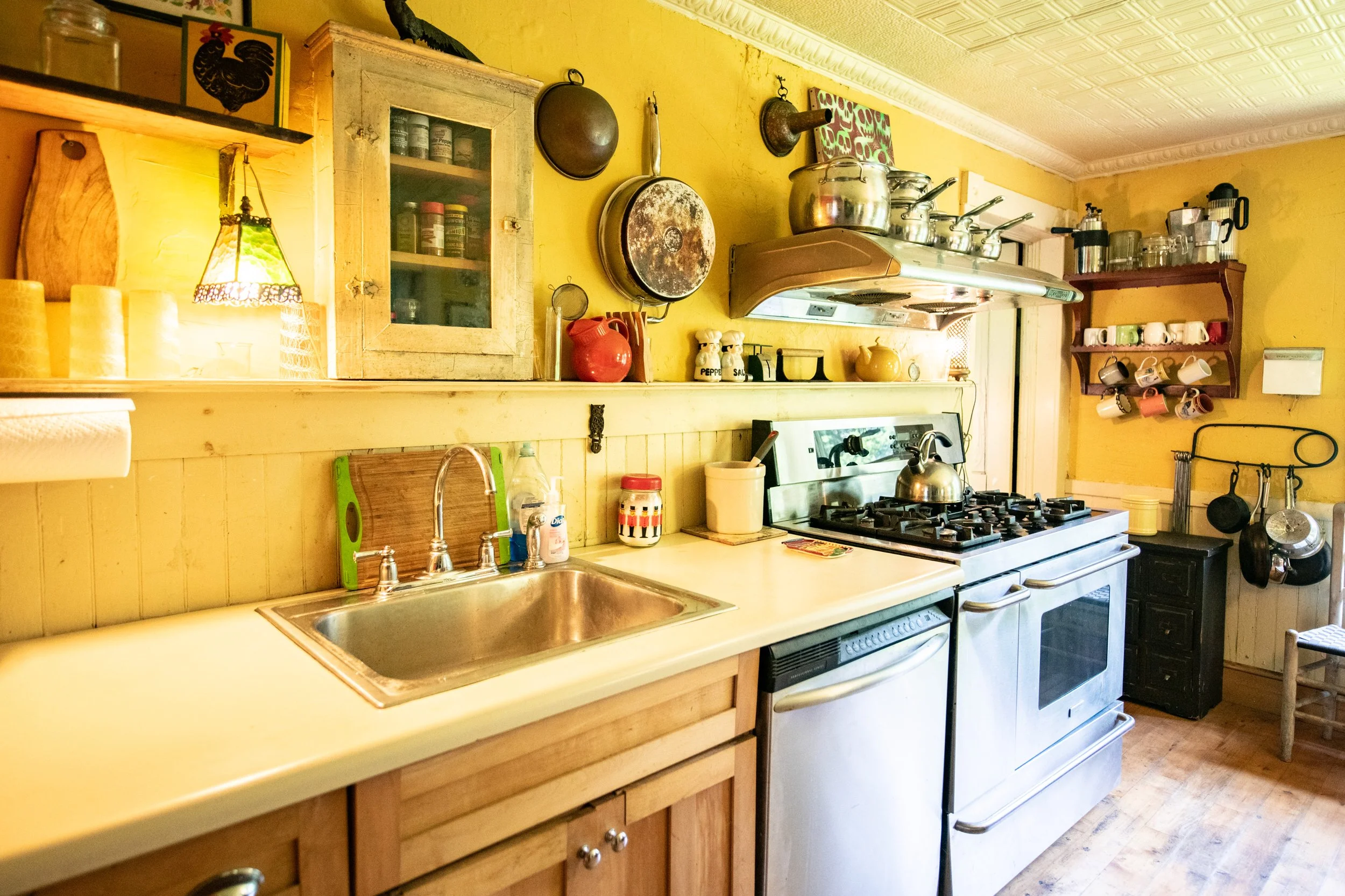 10-kitchen.jpg