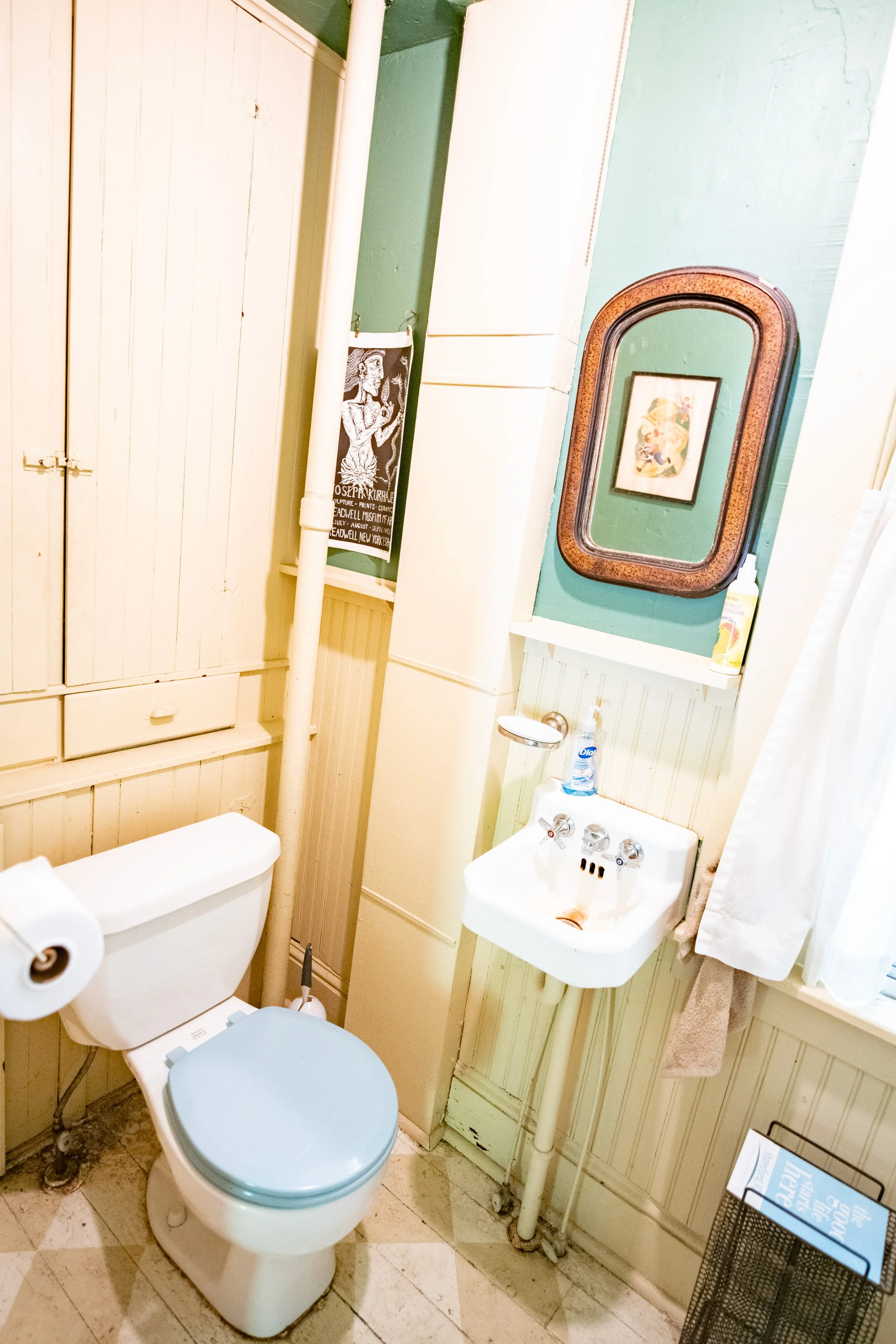 12-downstairs-bath.jpg