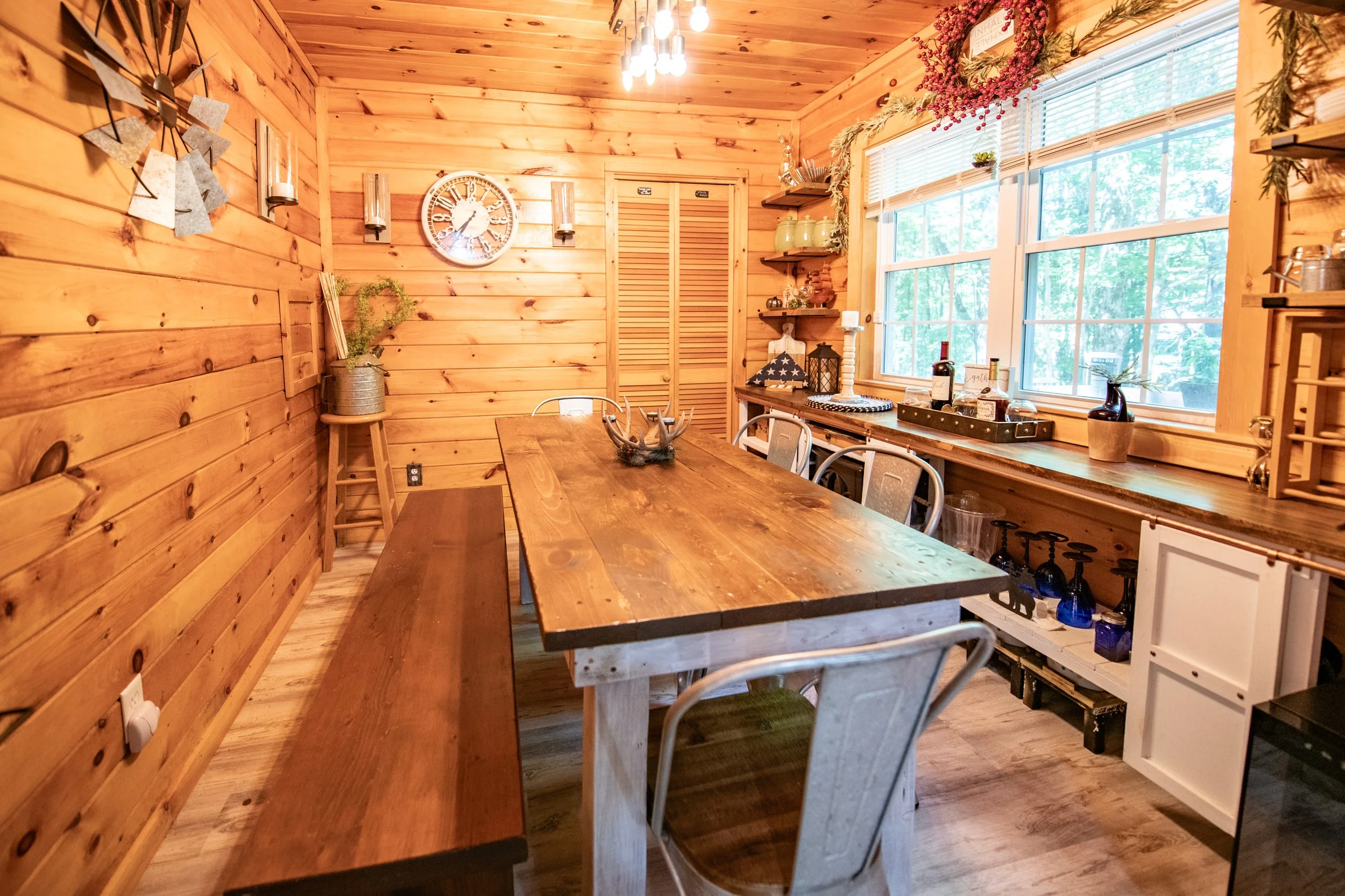 05dining-room.jpg