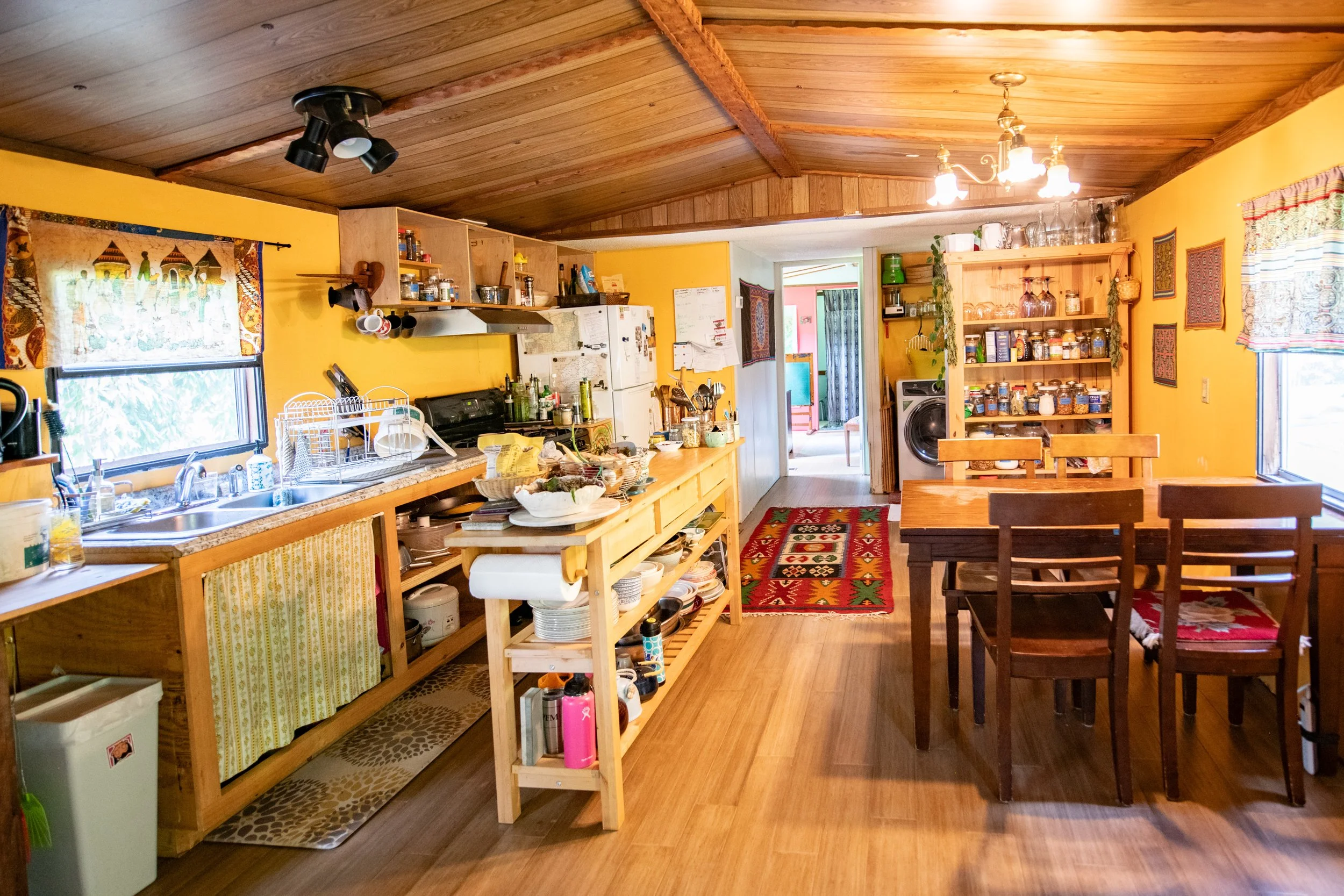 03-kitchen.jpg