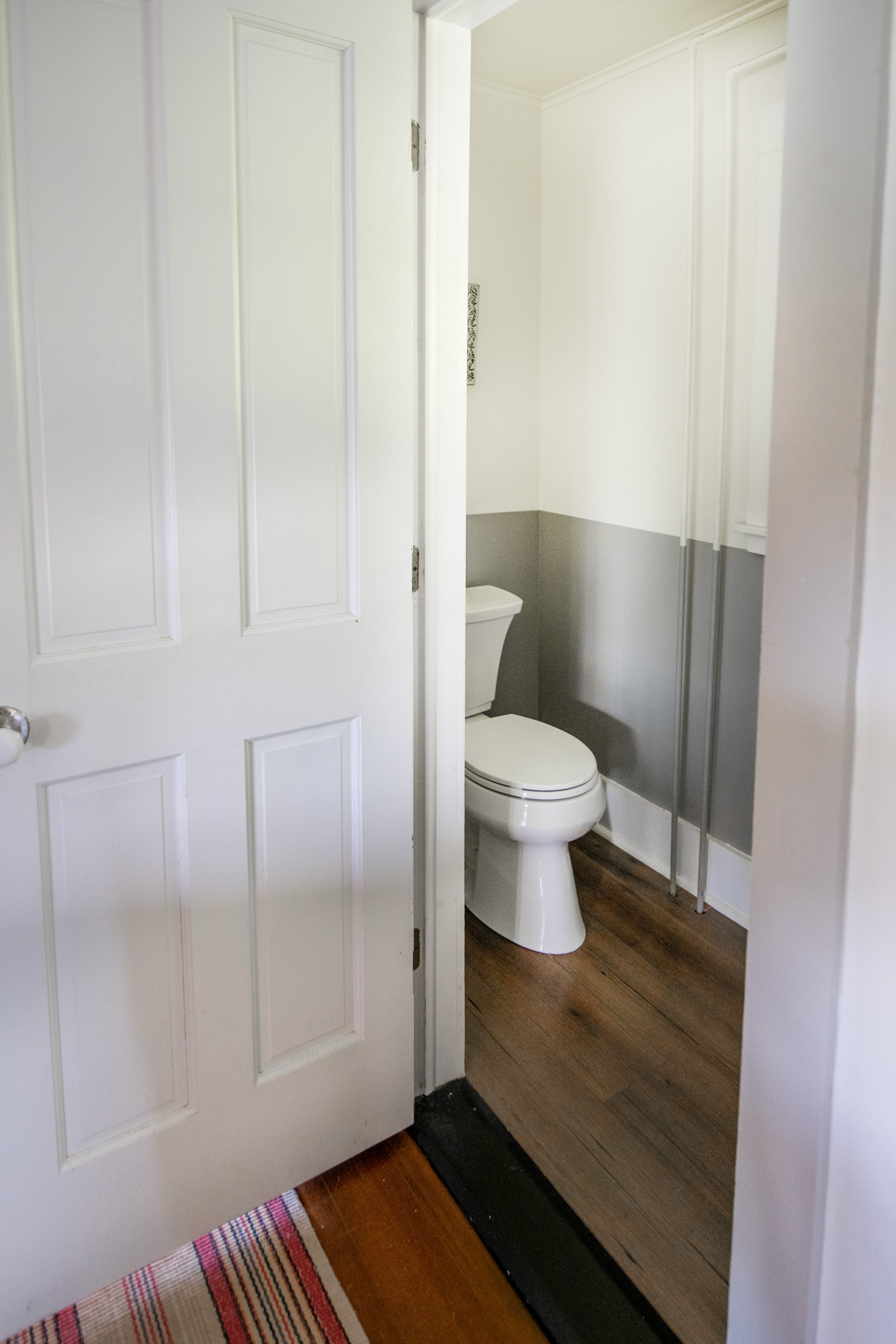 17 int half bath.jpg