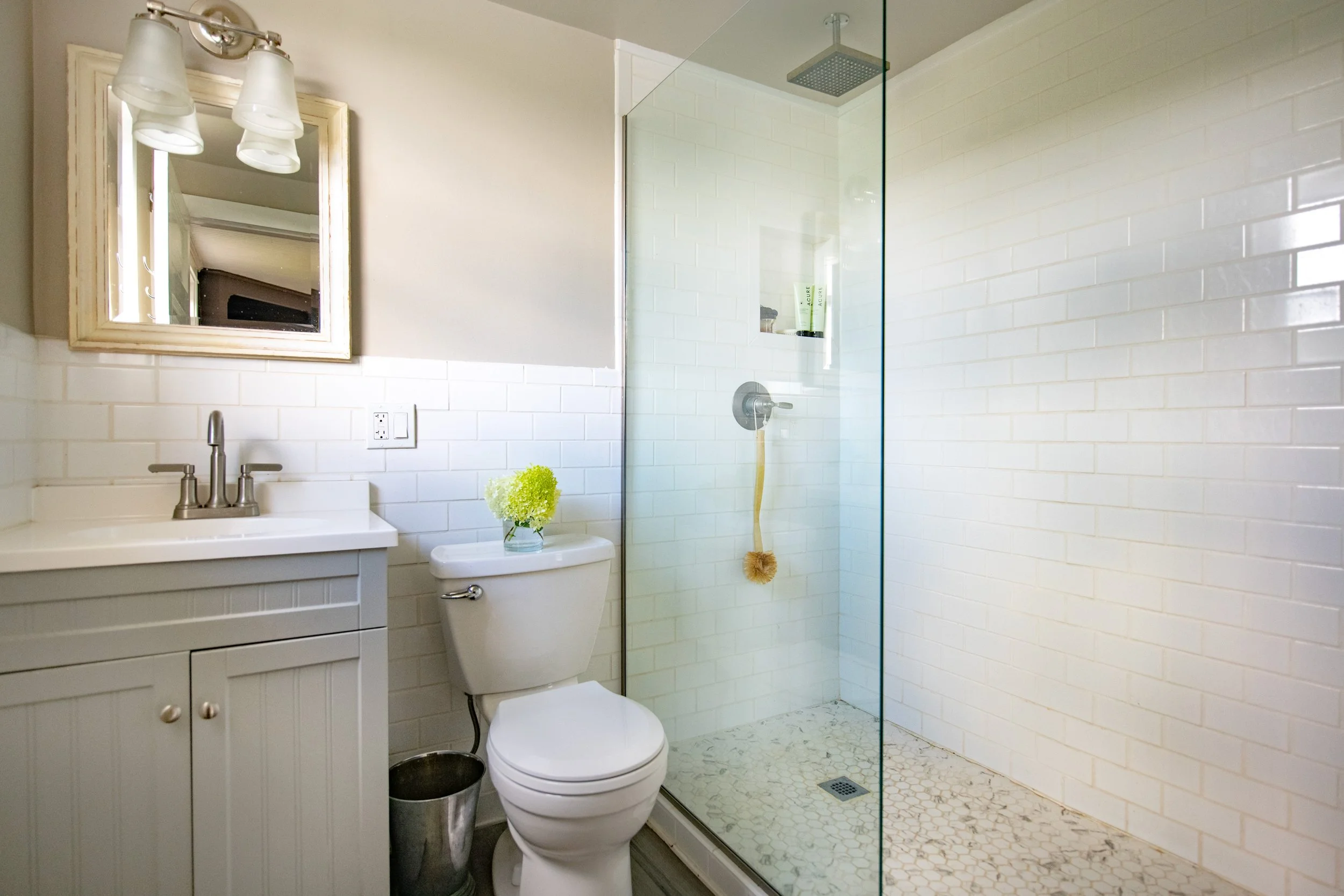 22 int en suite bath.jpg