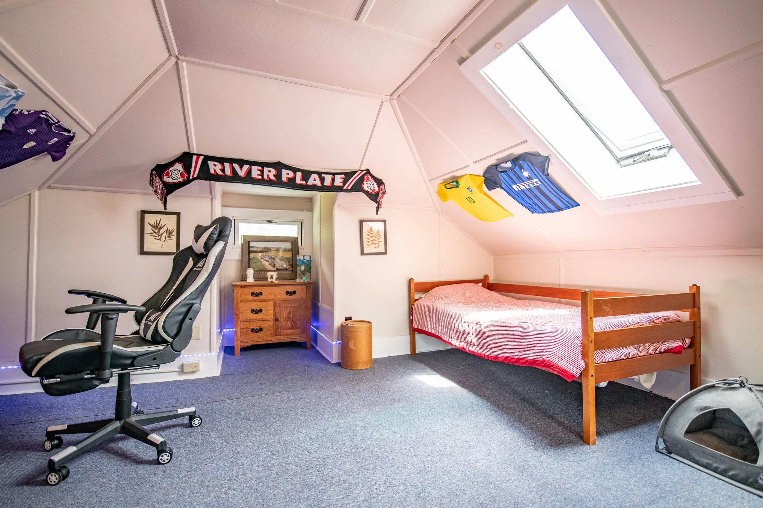 27 int-kids-room.jpg