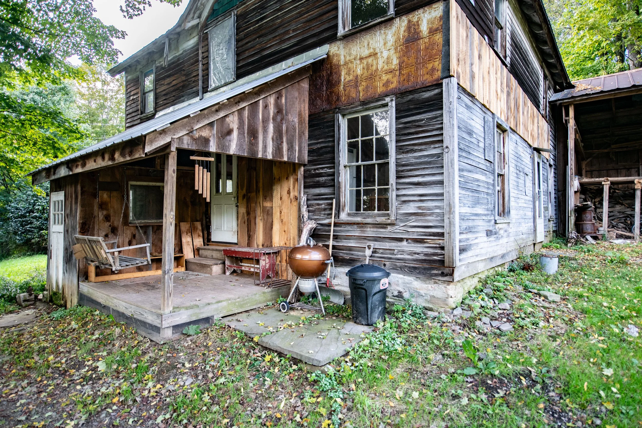06 ext-side-porch.jpg