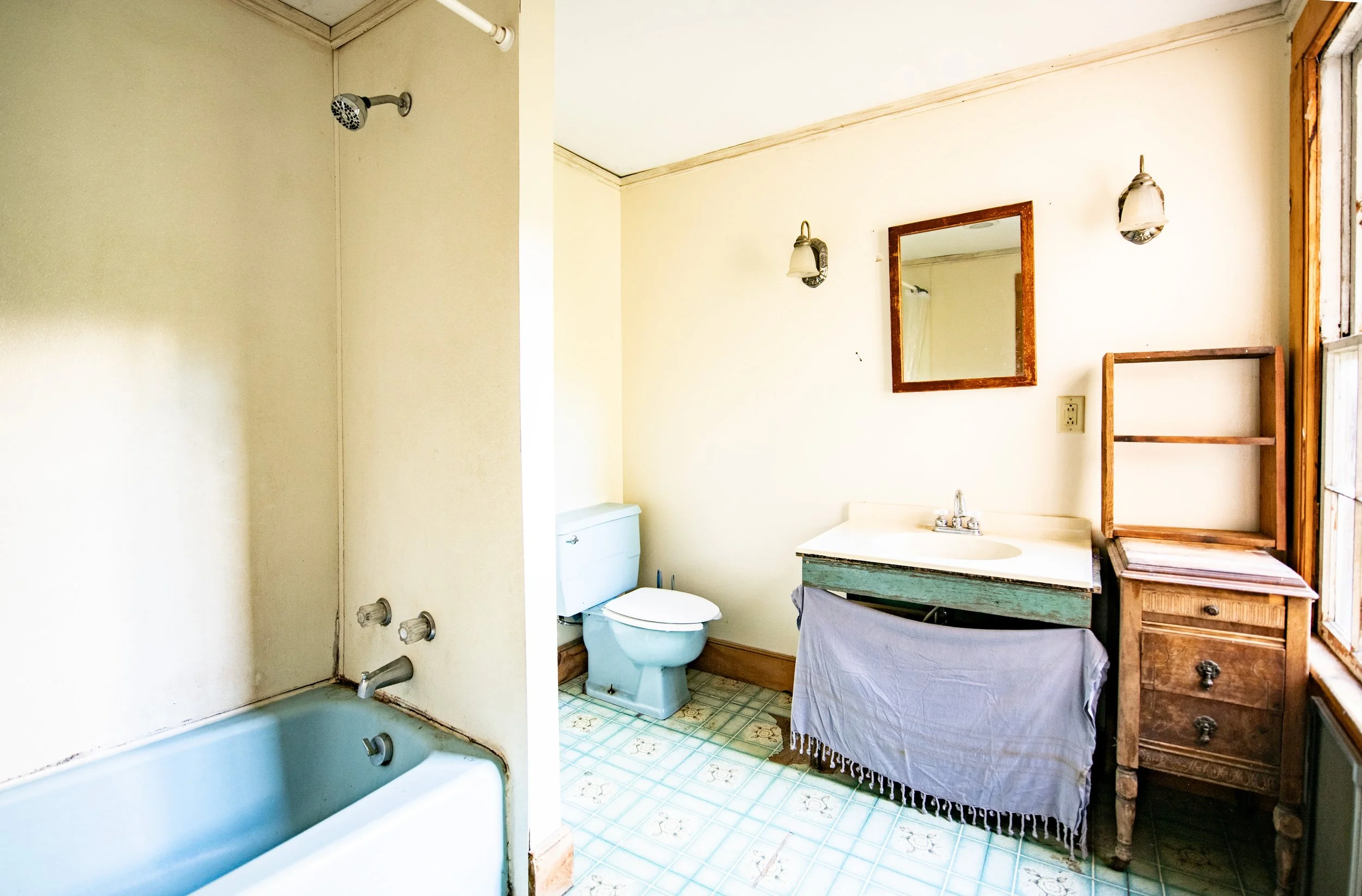 11 bathroom.jpg