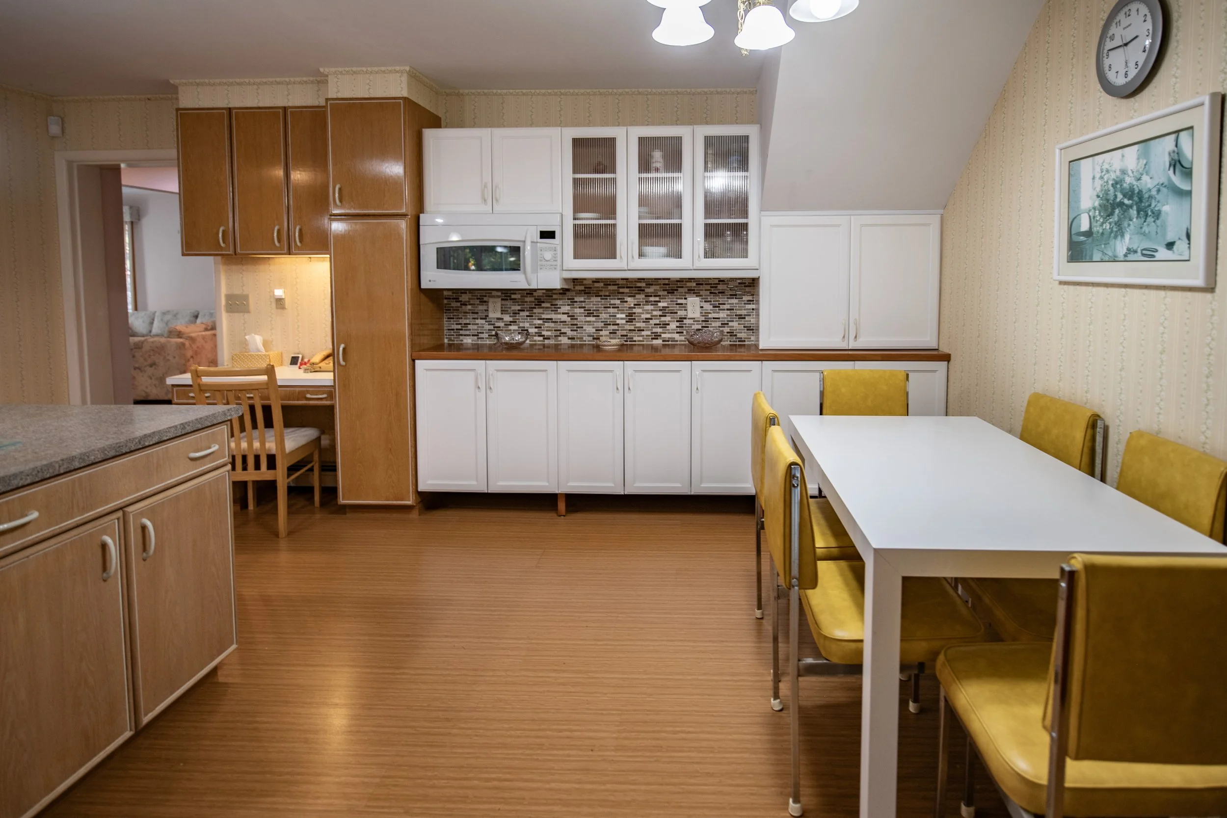 08-breakfast-nook.jpg