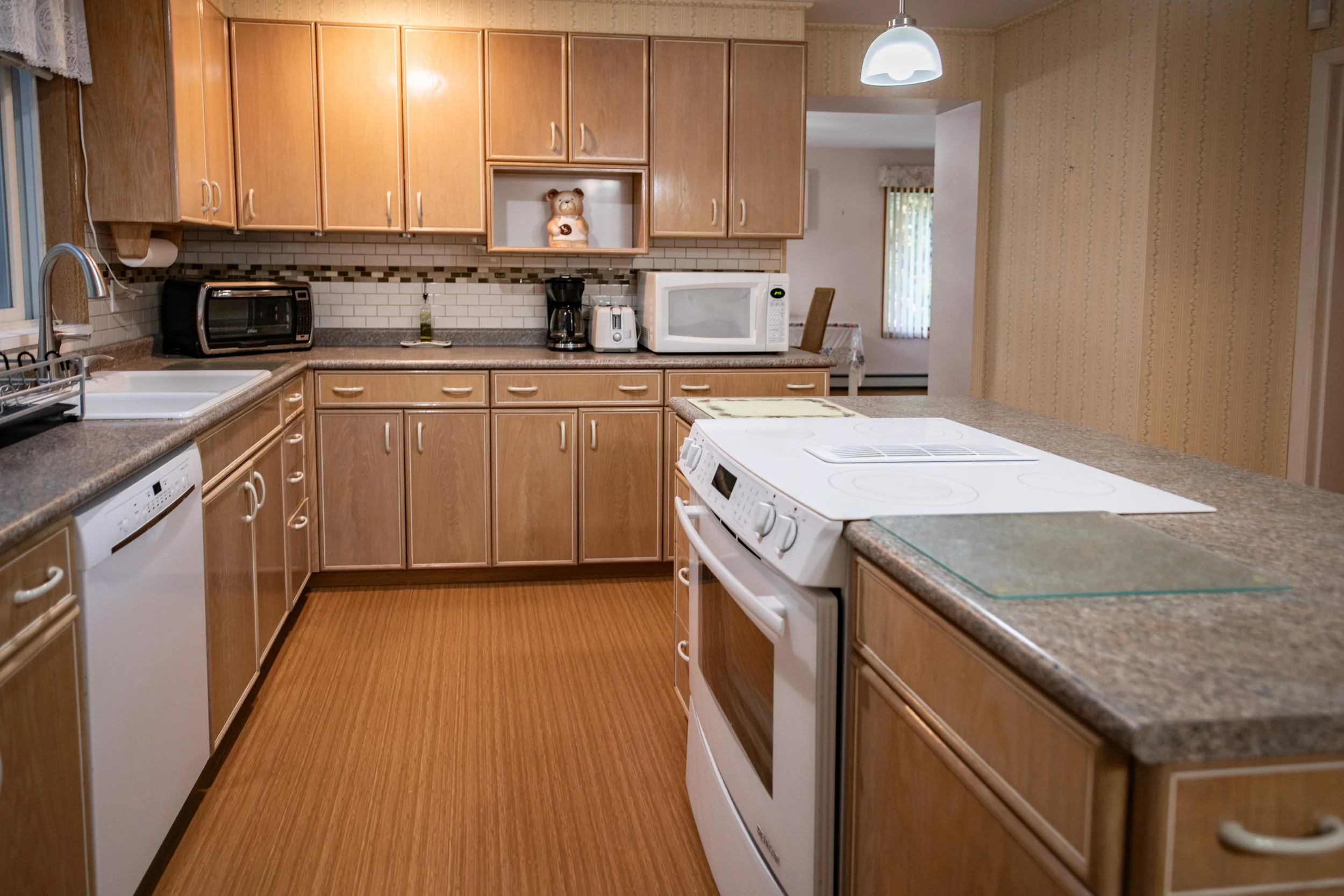 09-kitchen-2.jpg