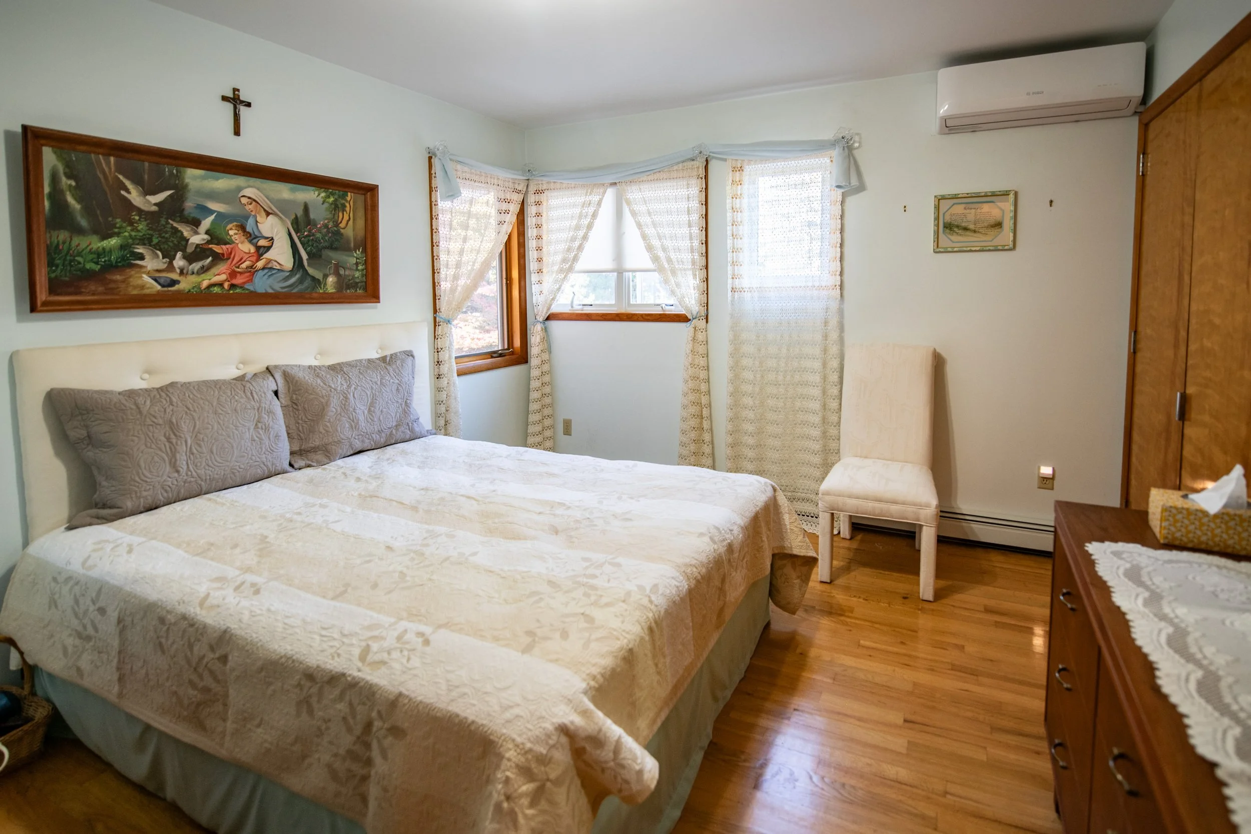 14-bedroom.jpg