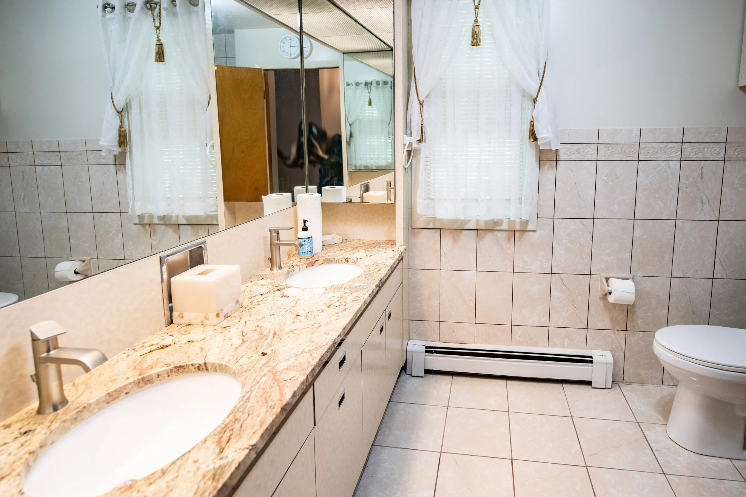 16.1-middle-bath.jpg