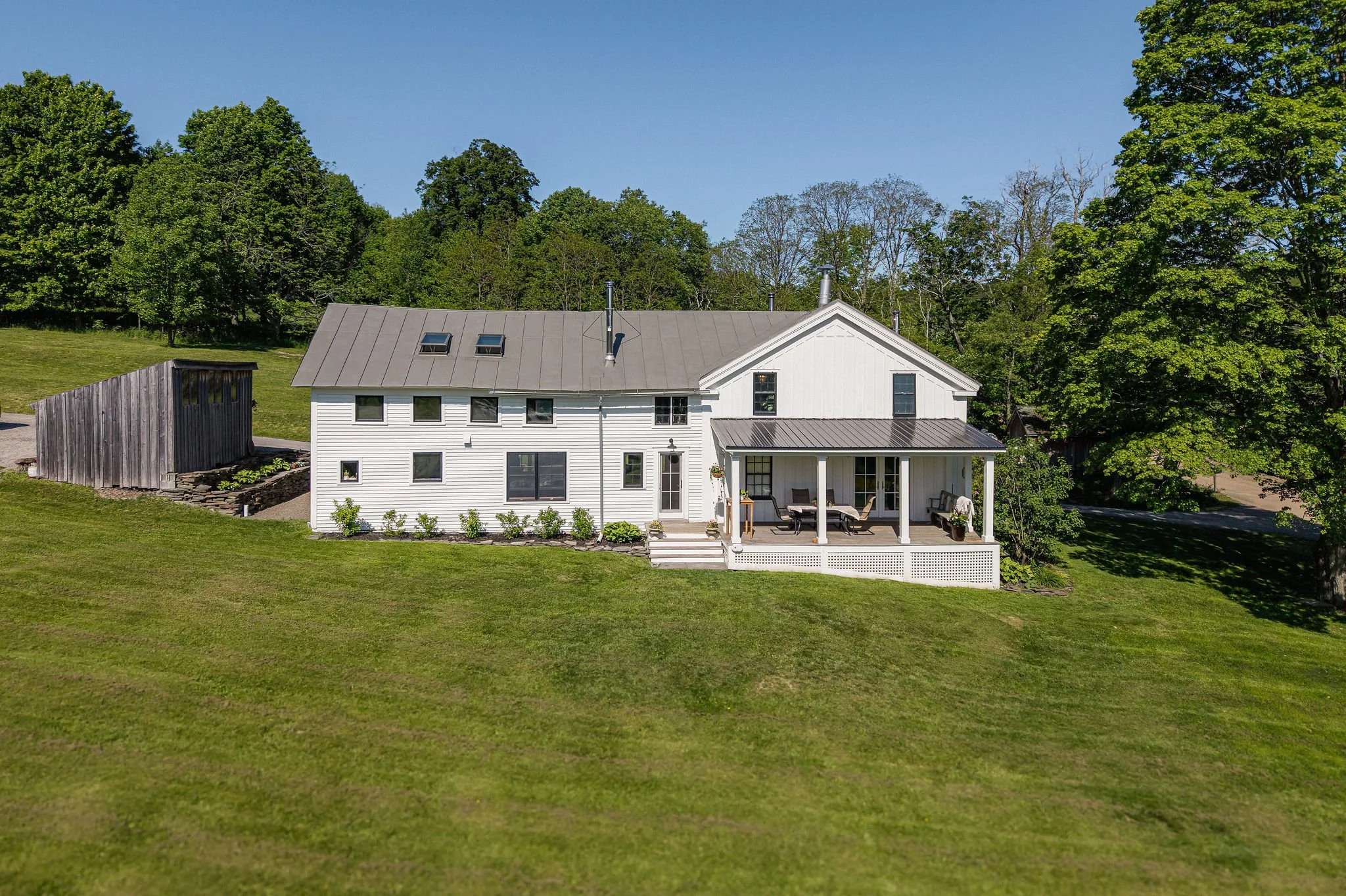 01_Front_OakHillRd-.jpg