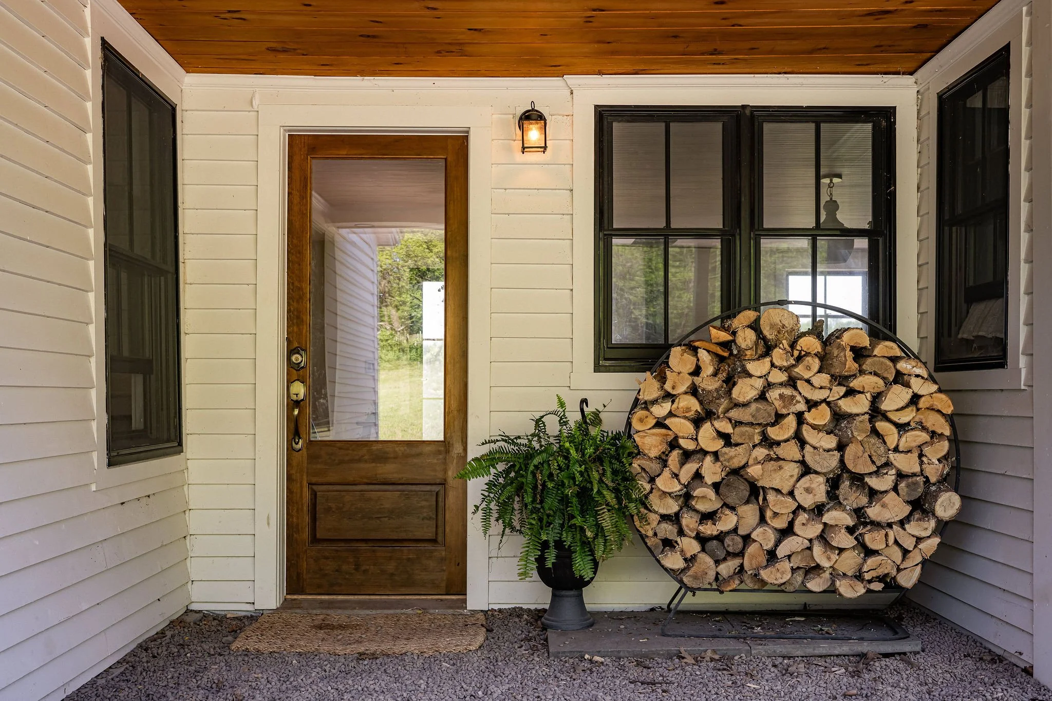 013_frontdoor.jpg