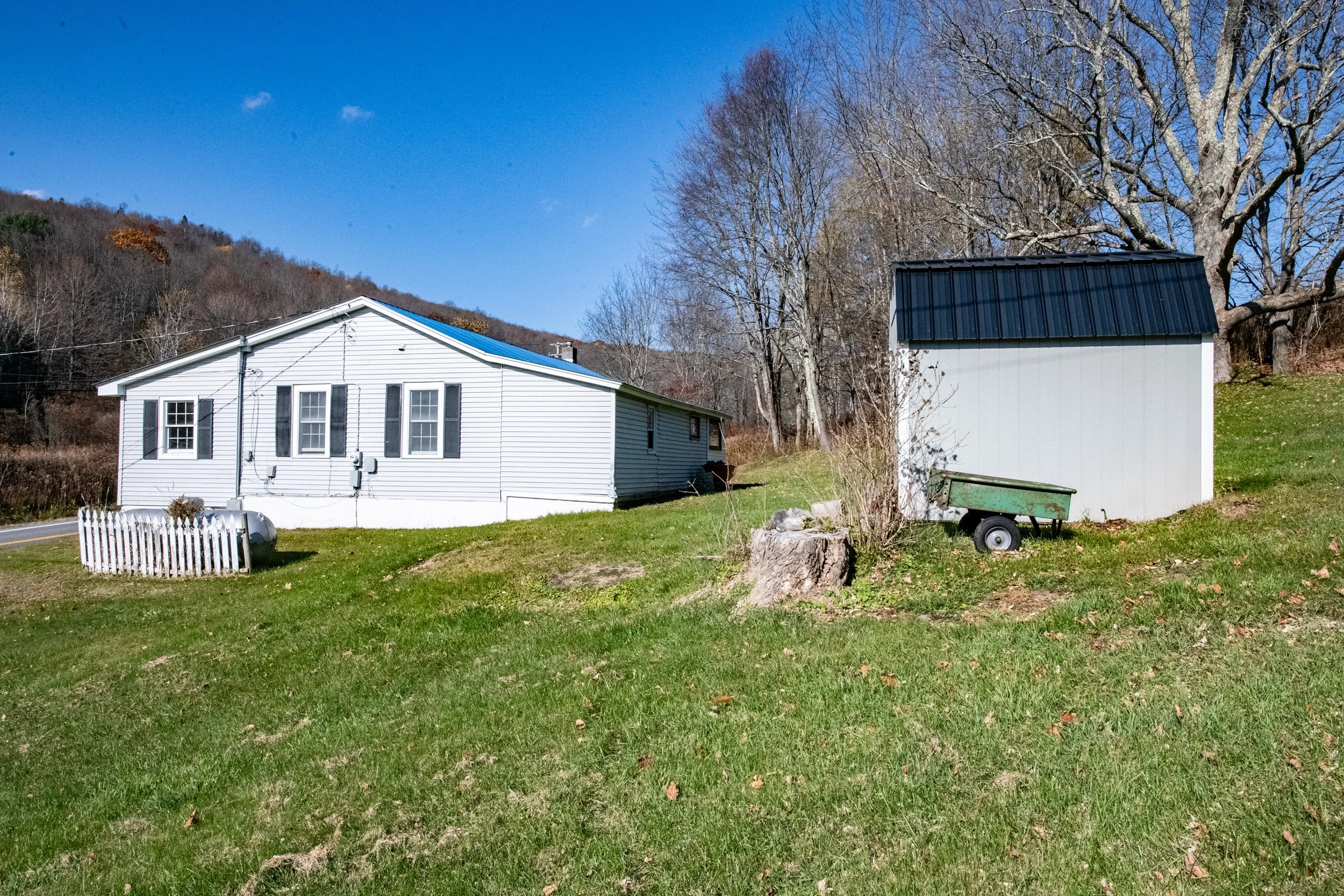 03 house-and-shed.jpg