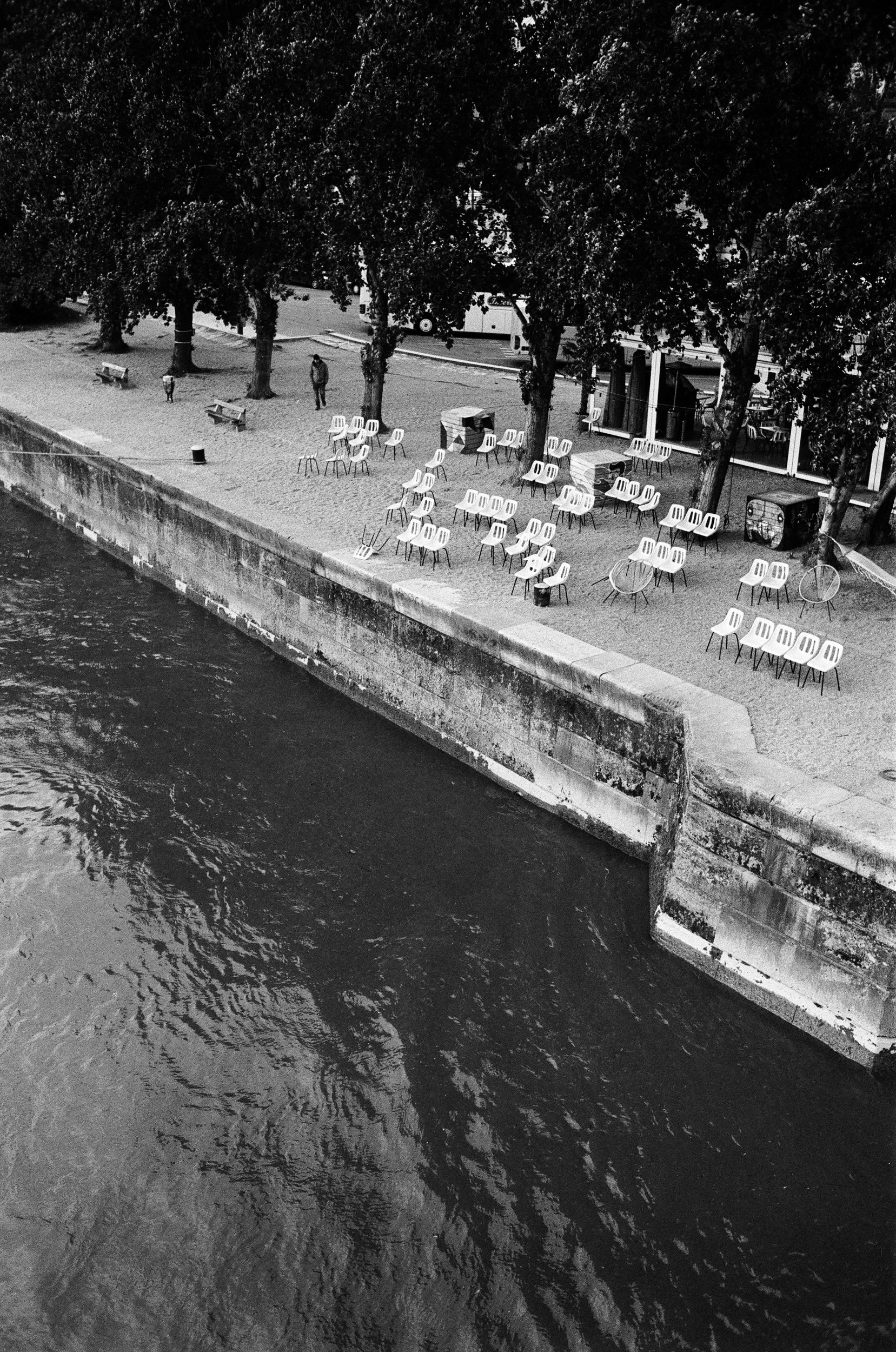 nightlife on the budapest river