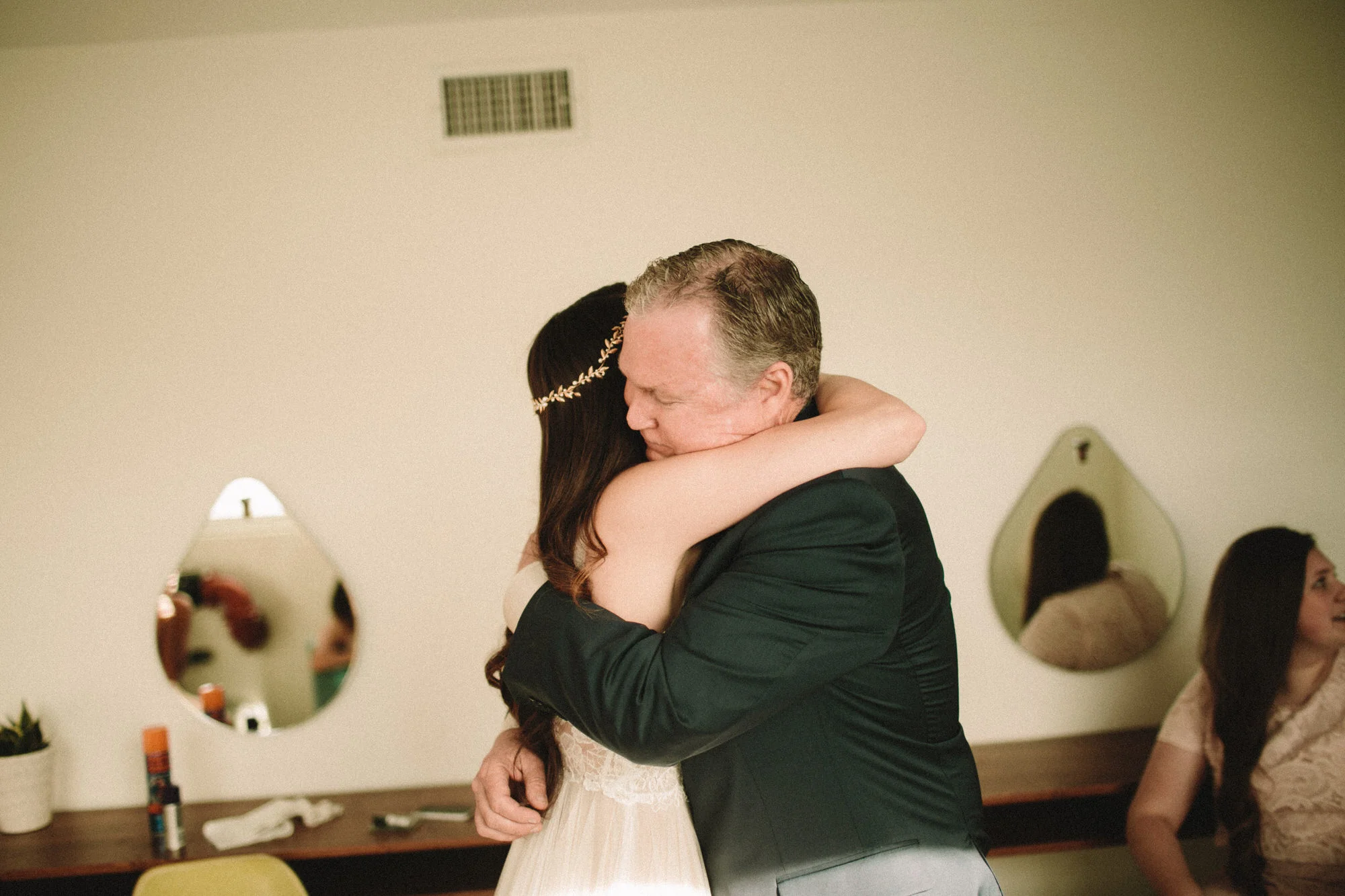 olivia seeing her dad for the first time