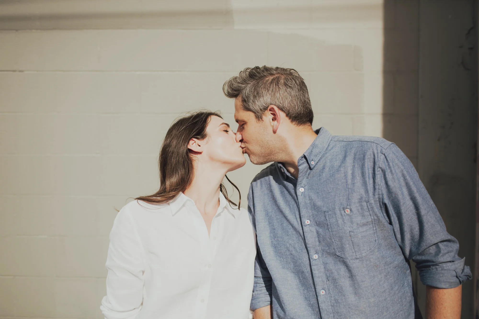 engagement pose ideas