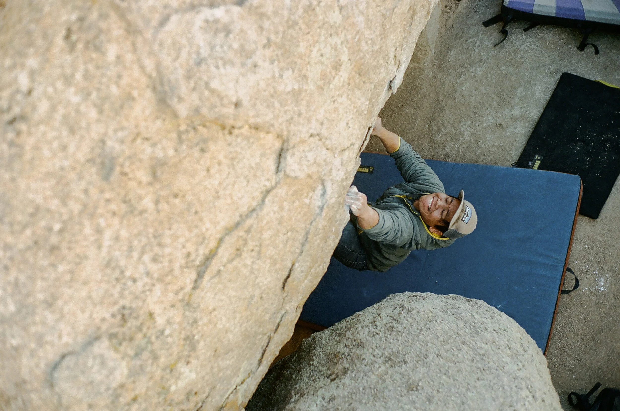 Shawn bouldering in Bishop