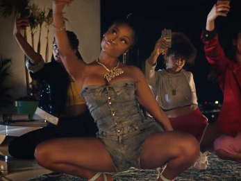 Major Lazer - Run Up (feat. PARTYNEXTDOOR & Nicki Minaj)