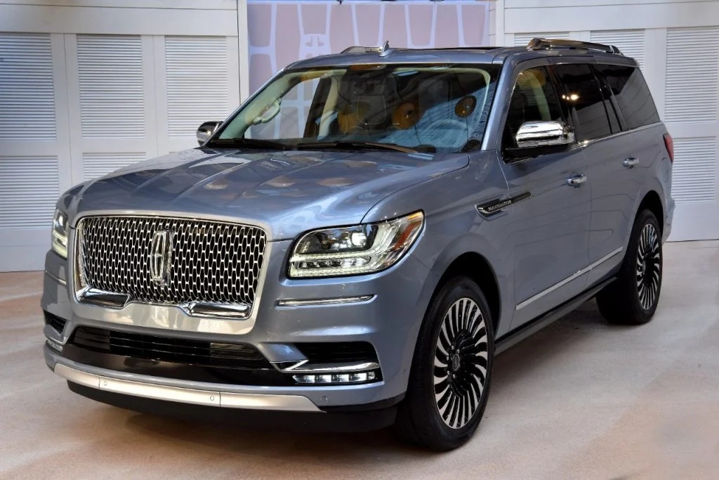 2018 Lincoln Navigator – Ready to fight Range Rover?