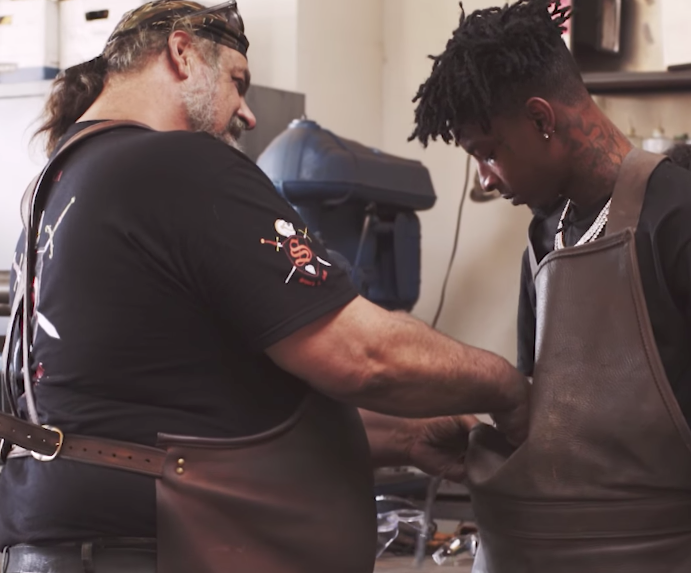 21 Savage Makes A Knife & Explains How ‘Issa’ Came Together | IRL