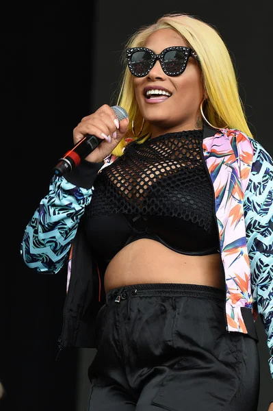 Stefflon Don Ft. French Montana " HURTIN' ME" (OFFICIAL MUSIC VIDEO)