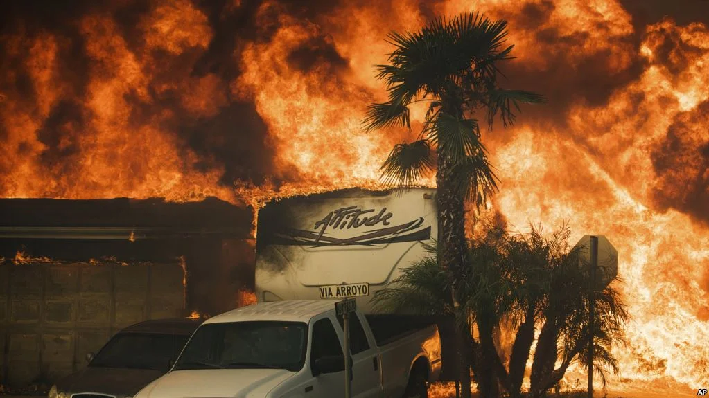 Deadly California wildfire Forces Thousands to flee