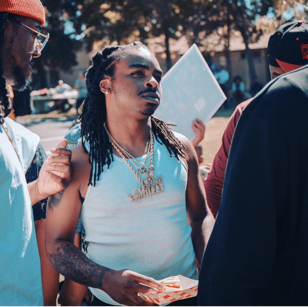 “E MOZZY” drops new single (Touch Yo Toes)