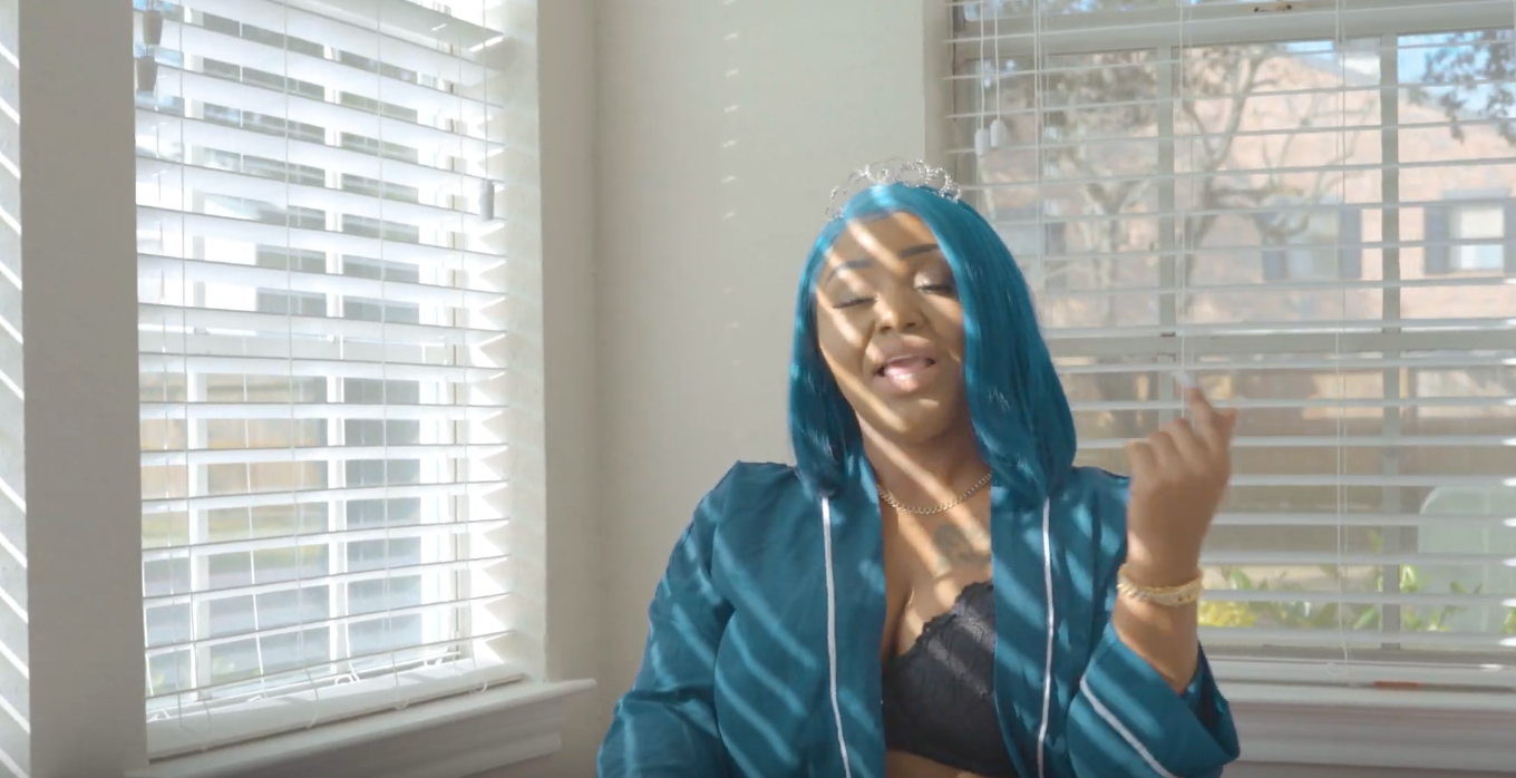 LADYE BOSS - BOSS BITCH