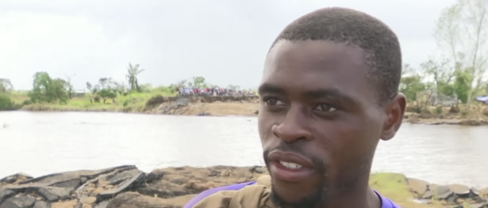 Rescuers race to save thousands in Mozambique