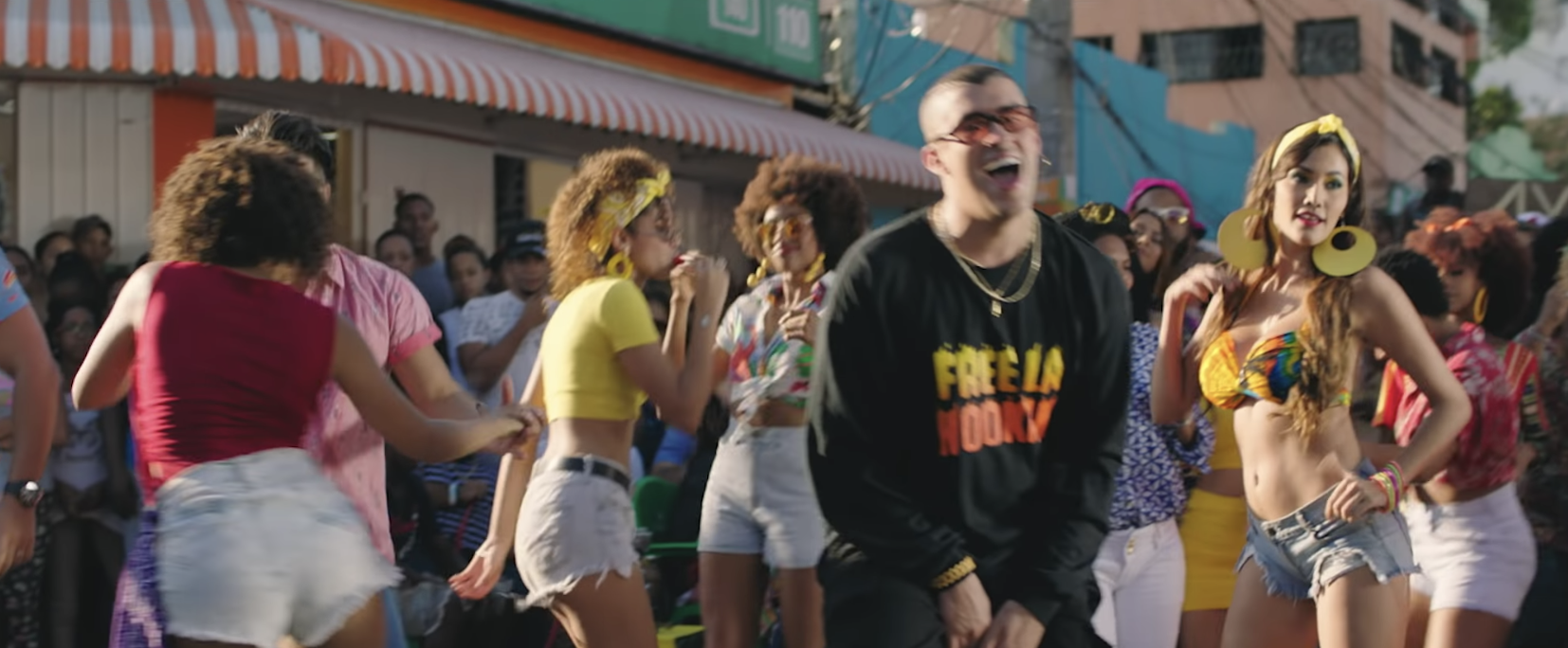La Romana Feat. El Alfa - Bad Bunny ( Video Oficial )
