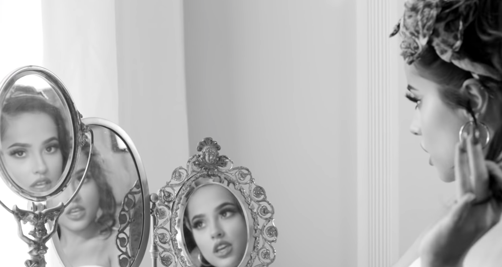 Becky G, Maluma - La Respuesta (Official Video)