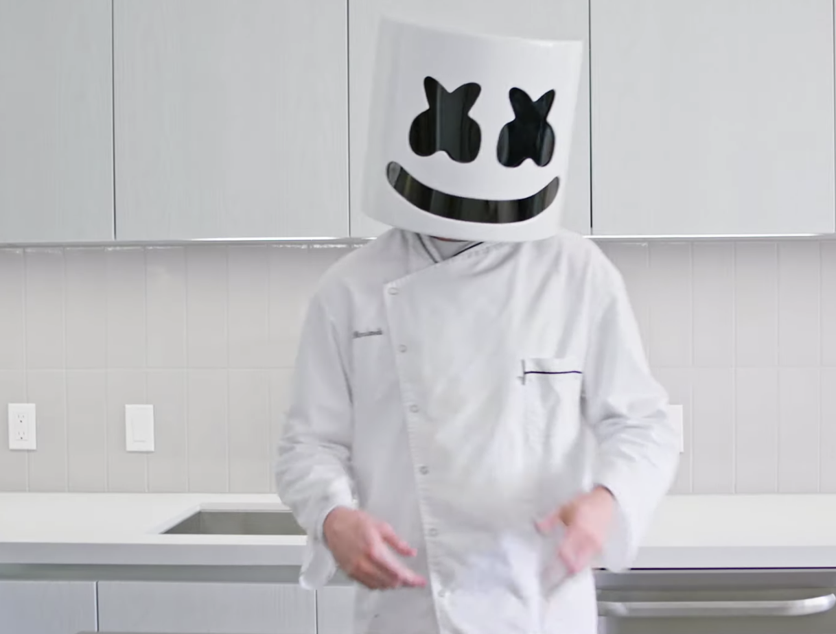 Marshmello Eating A Marshmallow??? 😱Stuffed Puff Rice Krispies | Cooking with Marshmello