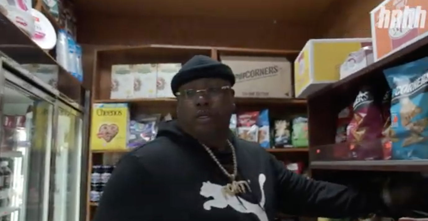 E-40 &amp; OMB Peezy Have An Accidental Food Fight &amp; Name Their Go-To Drunk Foods | HNHH's Snack Review