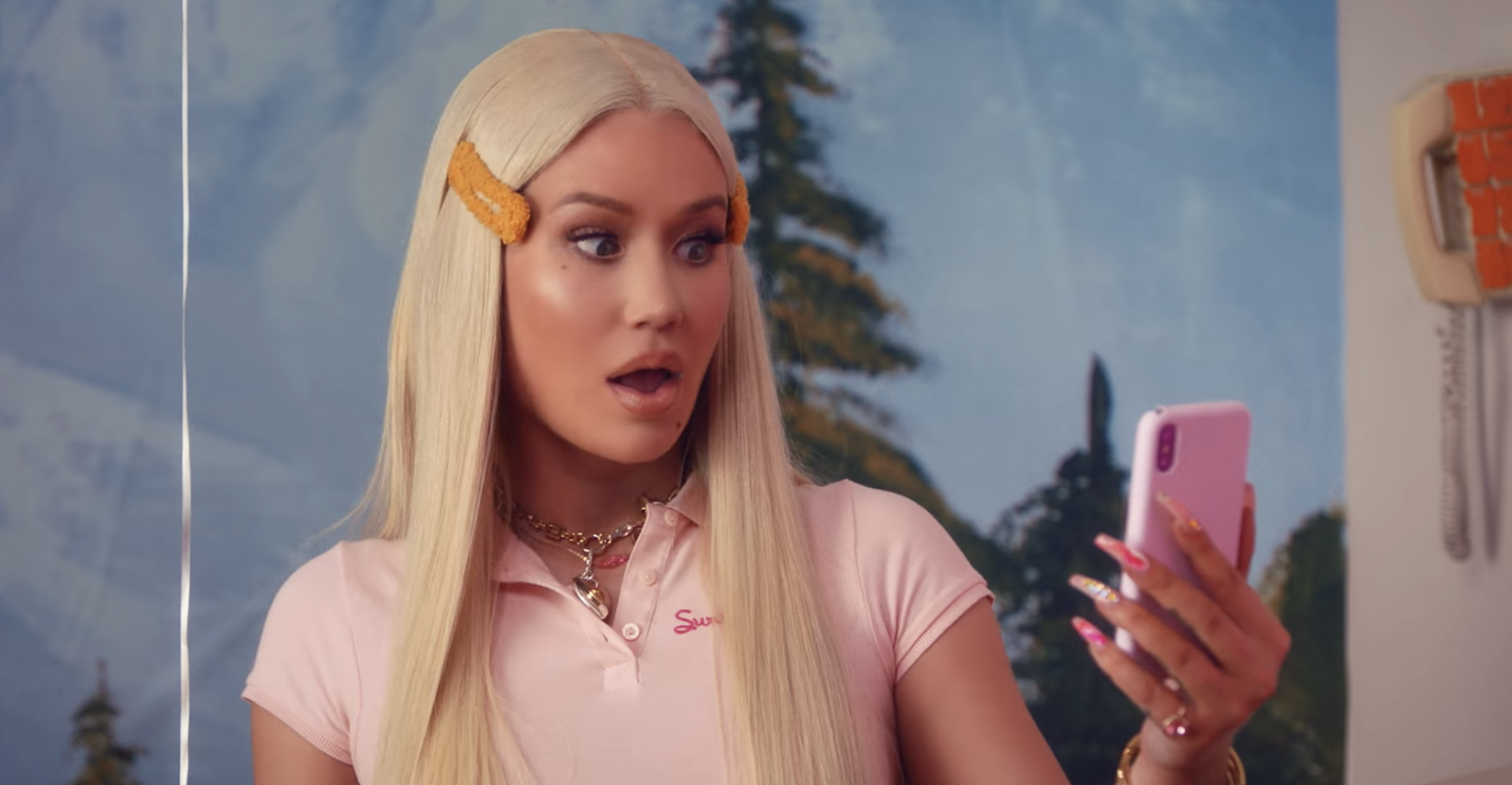 Iggy Azalea - F*ck It Up (Official Music Video) ft. Kash Doll