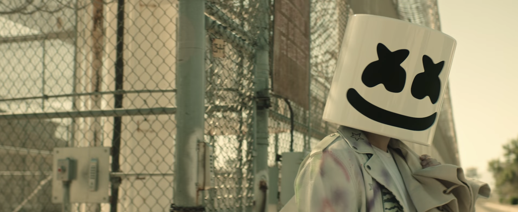Marshmello &amp; Kane Brown - One Thing Right (Official Music Video)