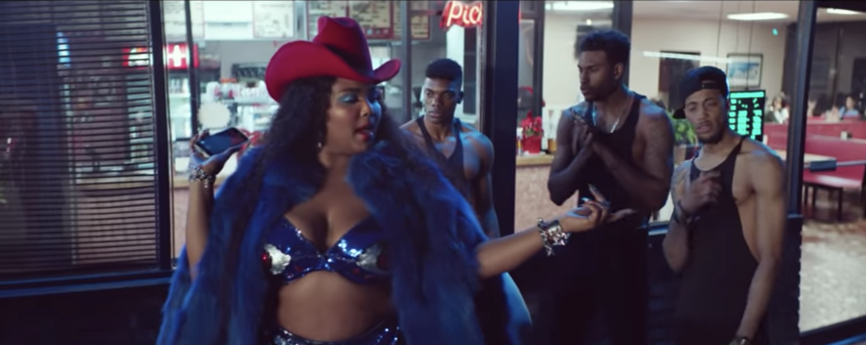 Lizzo - Tempo (feat. Missy Elliott) [Official Video]