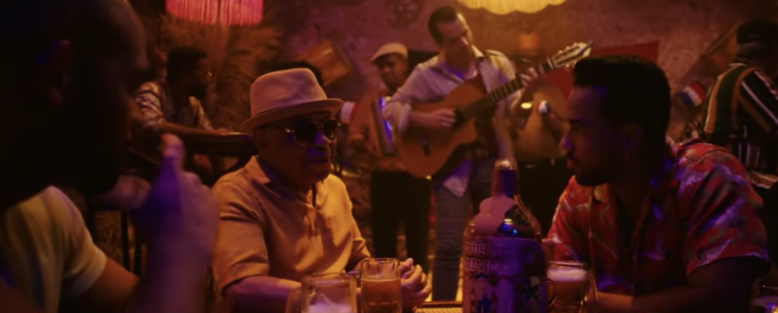 Romeo Santos, Teodoro Reyes - ileso (Official Video)