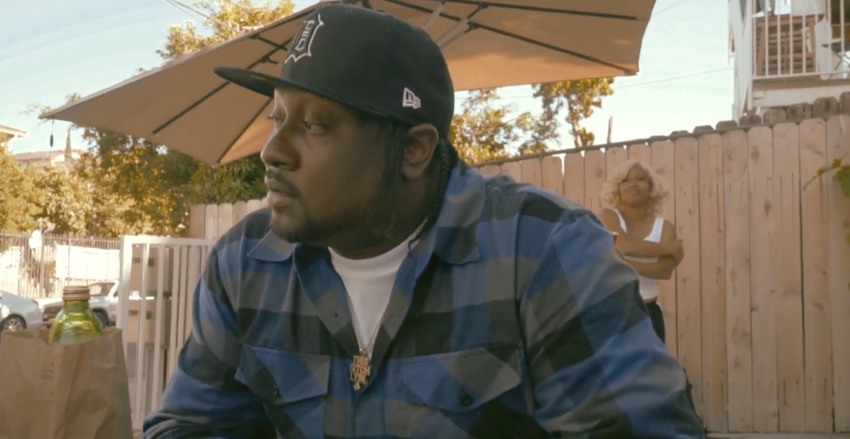 Young Blacc - Give Her That feat. Bobby Luv (Music Video)